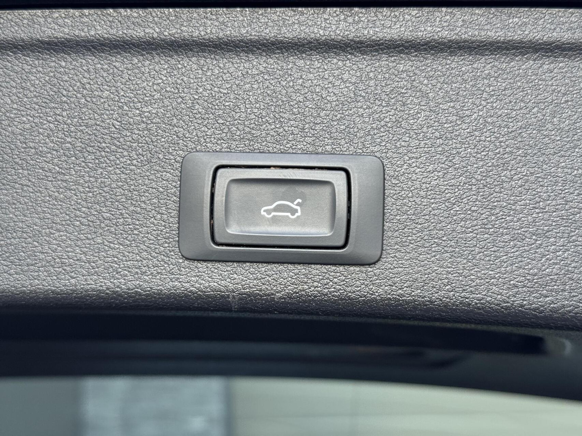 Audi A4 Avant 35 TFSI S-line Automaat | Panoramadak | Leer/alcantara bekleding | Elektrisch verstelbare bestuurdersstoel | LED verlichting | Bang&Olufsen audio | Apple CarPlay | Parkeersensoren voor en achter 45947186-52.jpg | Timcars.nl