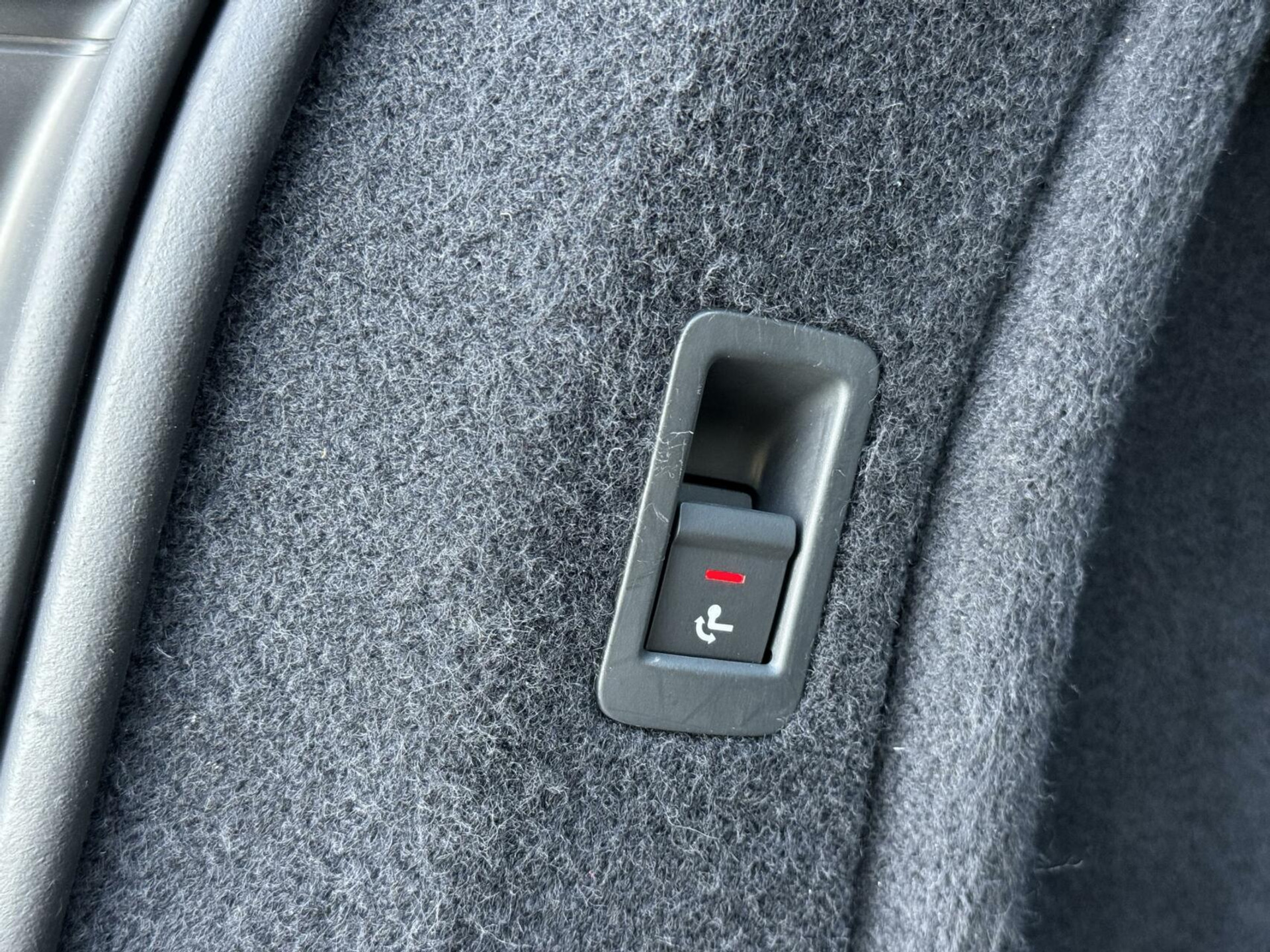 Audi A4 Avant 35 TFSI S-line Automaat | Panoramadak | Leer/alcantara bekleding | Elektrisch verstelbare bestuurdersstoel | LED verlichting | Bang&Olufsen audio | Apple CarPlay | Parkeersensoren voor en achter 45947186-53.jpg | Timcars.nl