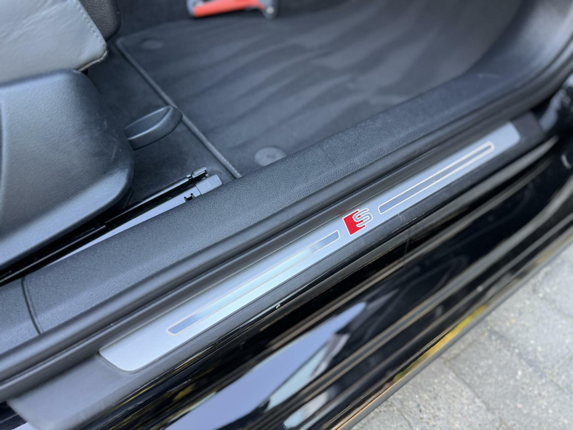 Audi A4 Avant 35 TFSI S-line Automaat | Panoramadak | Leer/alcantara bekleding | Elektrisch verstelbare bestuurdersstoel | LED verlichting | Bang&Olufsen audio | Apple CarPlay | Parkeersensoren voor en achter 45947186-63.jpg | Timcars.nl