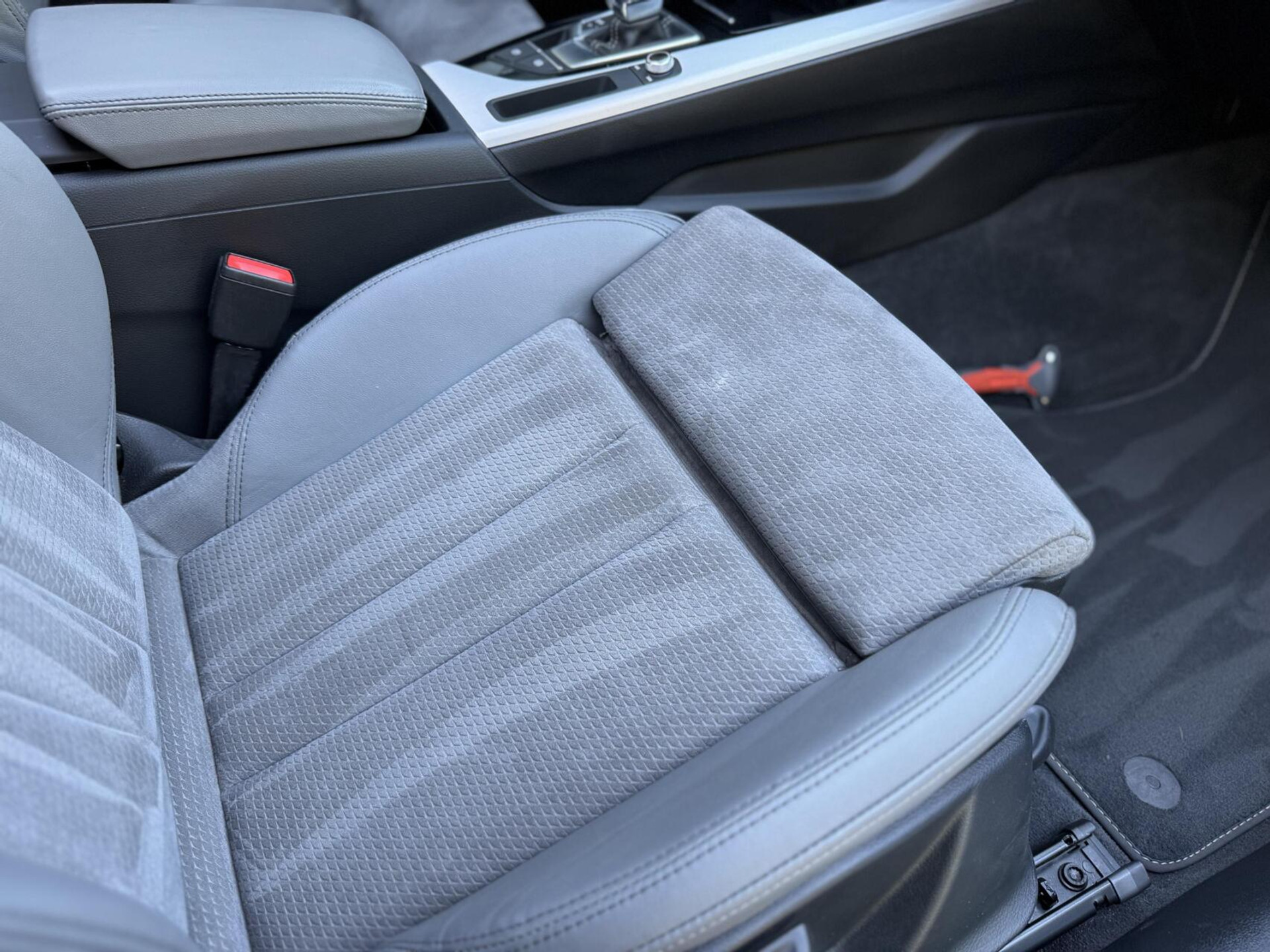 Audi A4 Avant 35 TFSI S-line Automaat | Panoramadak | Leer/alcantara bekleding | Elektrisch verstelbare bestuurdersstoel | LED verlichting | Bang&Olufsen audio | Apple CarPlay | Parkeersensoren voor en achter 45947186-65.jpg | Timcars.nl