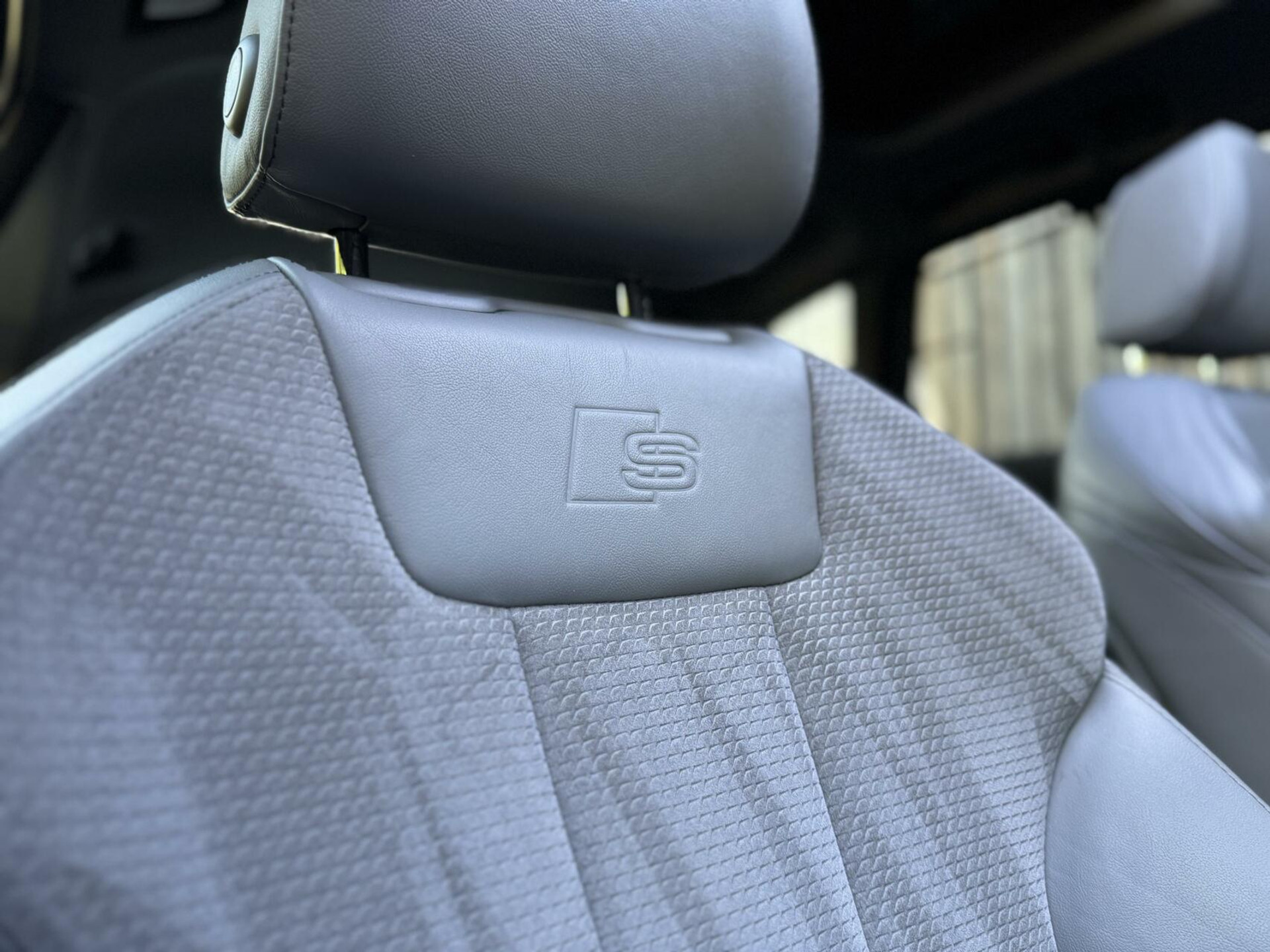 Audi A4 Avant 35 TFSI S-line Automaat | Panoramadak | Leer/alcantara bekleding | Elektrisch verstelbare bestuurdersstoel | LED verlichting | Bang&Olufsen audio | Apple CarPlay | Parkeersensoren voor en achter 45947186-66.jpg | Timcars.nl