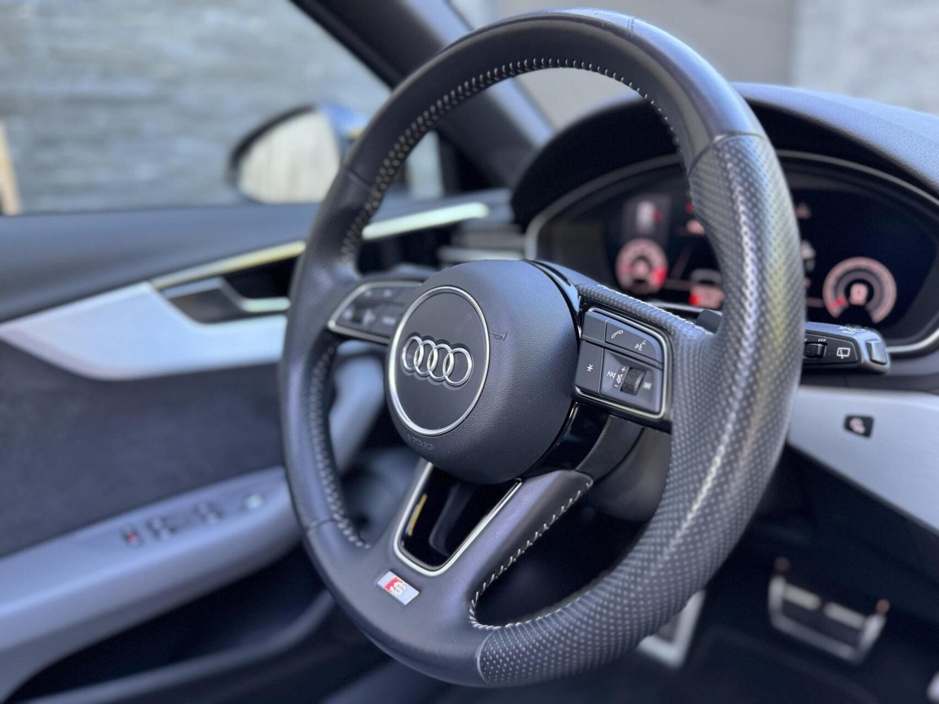 Audi A4 Avant 35 TFSI S-line Automaat | Panoramadak | Leer/alcantara bekleding | Elektrisch verstelbare bestuurdersstoel | LED verlichting | Bang&Olufsen audio | Apple CarPlay | Parkeersensoren voor en achter 45947186-68.jpg | Timcars.nl