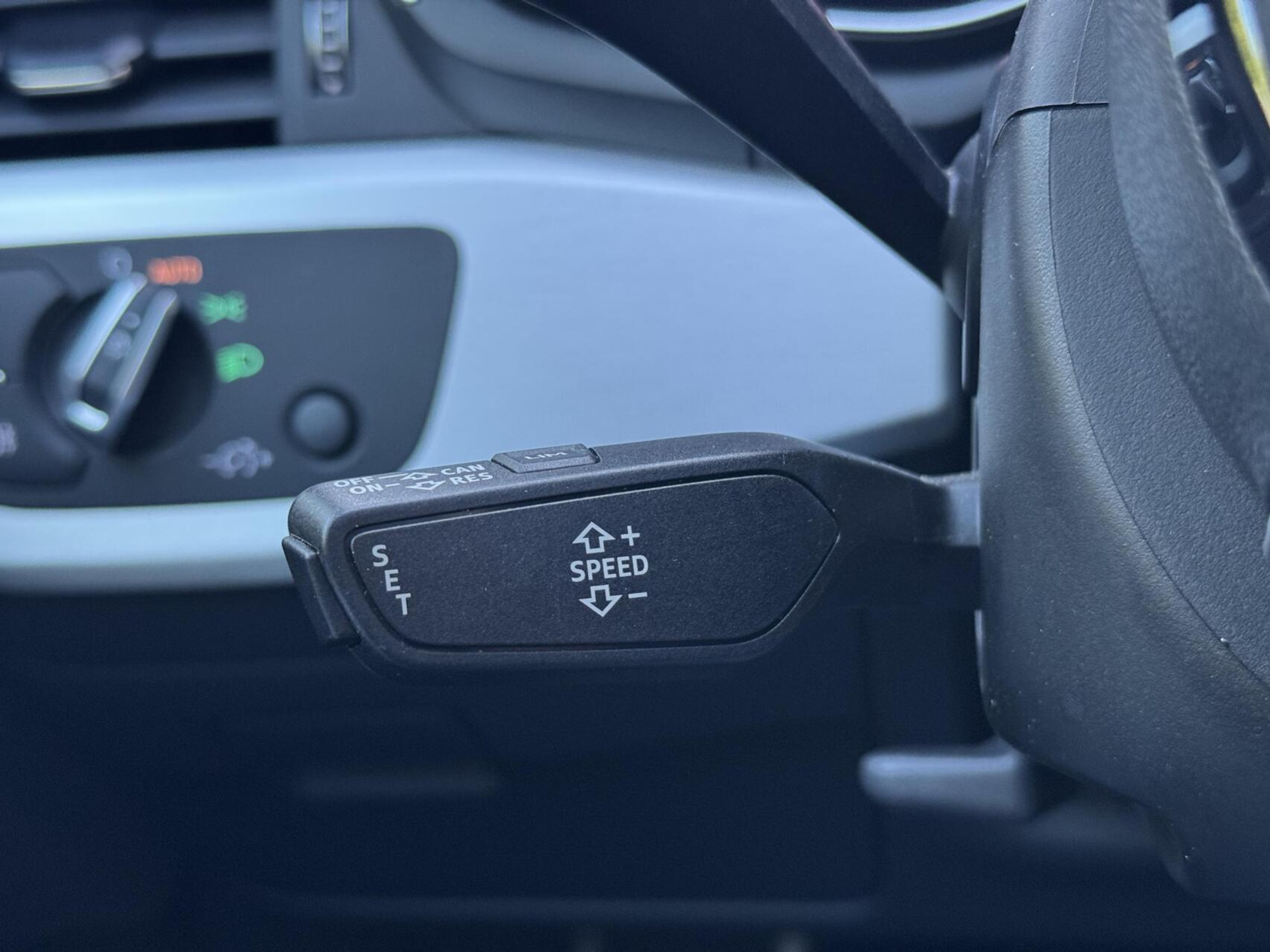 Audi A4 Avant 35 TFSI S-line Automaat | Panoramadak | Leer/alcantara bekleding | Elektrisch verstelbare bestuurdersstoel | LED verlichting | Bang&Olufsen audio | Apple CarPlay | Parkeersensoren voor en achter 45947186-7.jpg | Timcars.nl