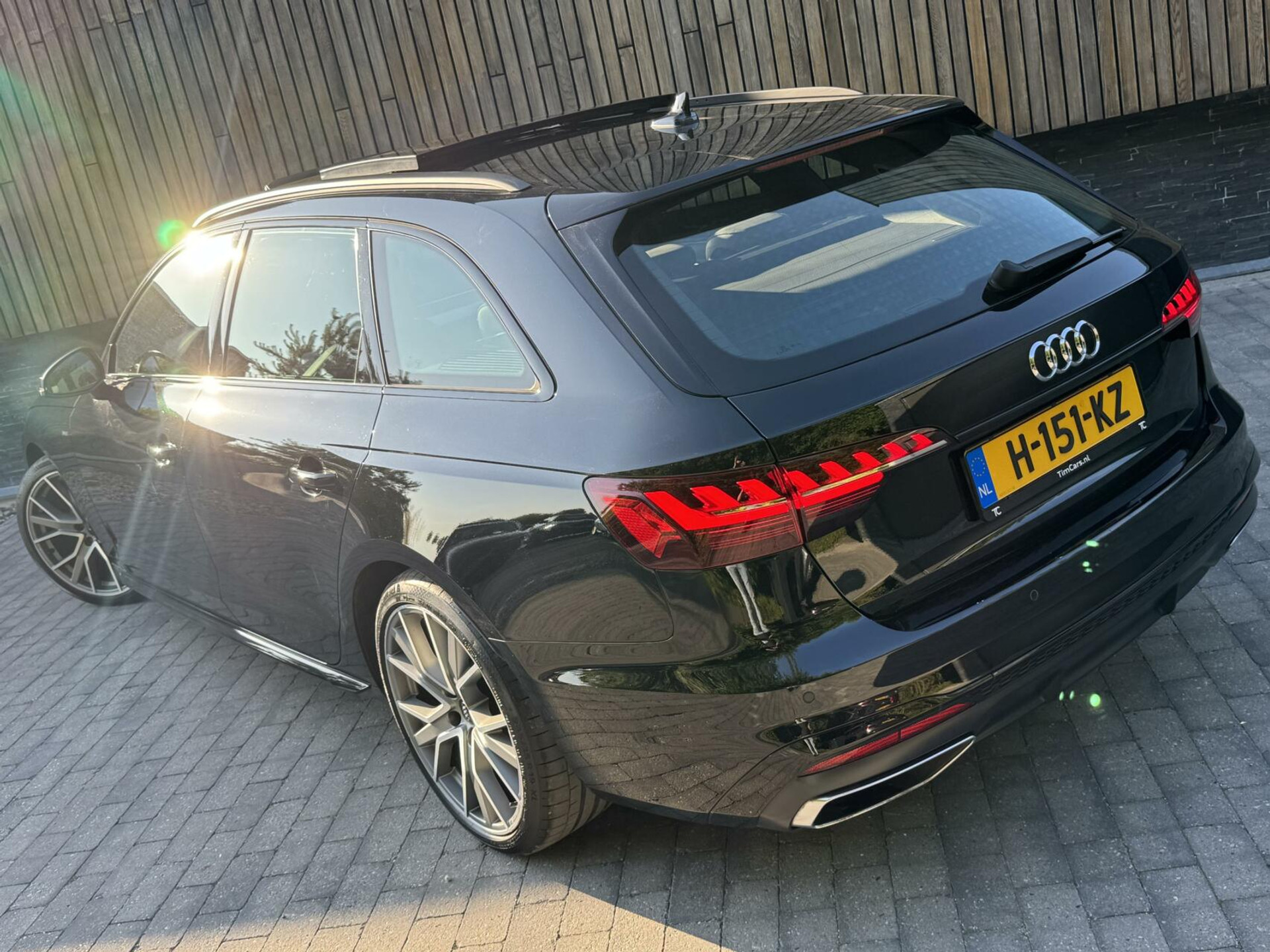 Audi A4 Avant 35 TFSI S-line Automaat | Panoramadak | Leer/alcantara bekleding | Elektrisch verstelbare bestuurdersstoel | LED verlichting | Bang&Olufsen audio | Apple CarPlay | Parkeersensoren voor en achter 45947186-70.jpg | Timcars.nl