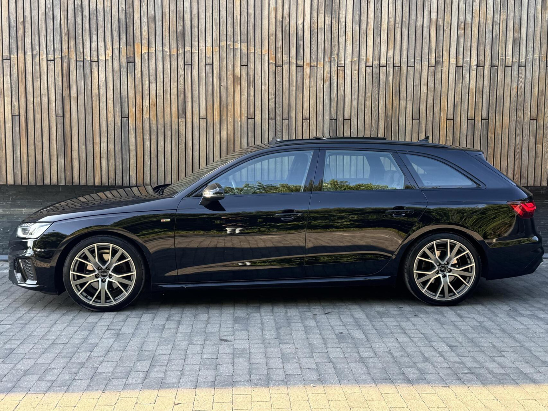 Audi A4 Avant 35 TFSI S-line Automaat | Panoramadak | Leer/alcantara bekleding | Elektrisch verstelbare bestuurdersstoel | LED verlichting | Bang&Olufsen audio | Apple CarPlay | Parkeersensoren voor en achter 45947186-73.jpg | Timcars.nl