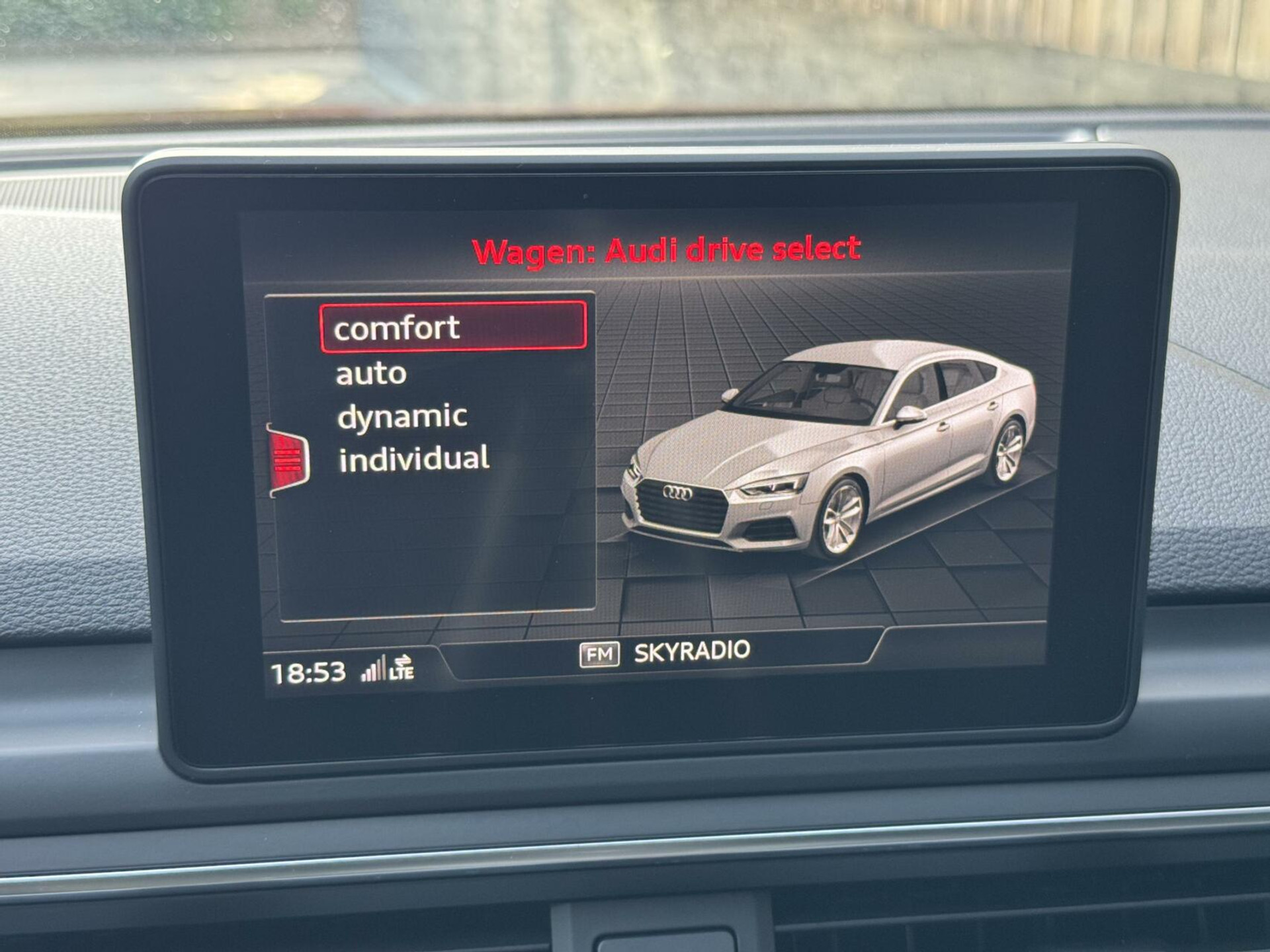 Audi A5 Sportback 1.4 TFSI S-line Automaat | Navigatiesysteem | Climate control | Cruise control | LED verlichting | Sportonderstel | Buitenspiegels elektrisch inklapbaar | 19 inch lichtmetalen velgen | Parkeersensoren voor en achter 45947259-18.jpg | Timcars.nl