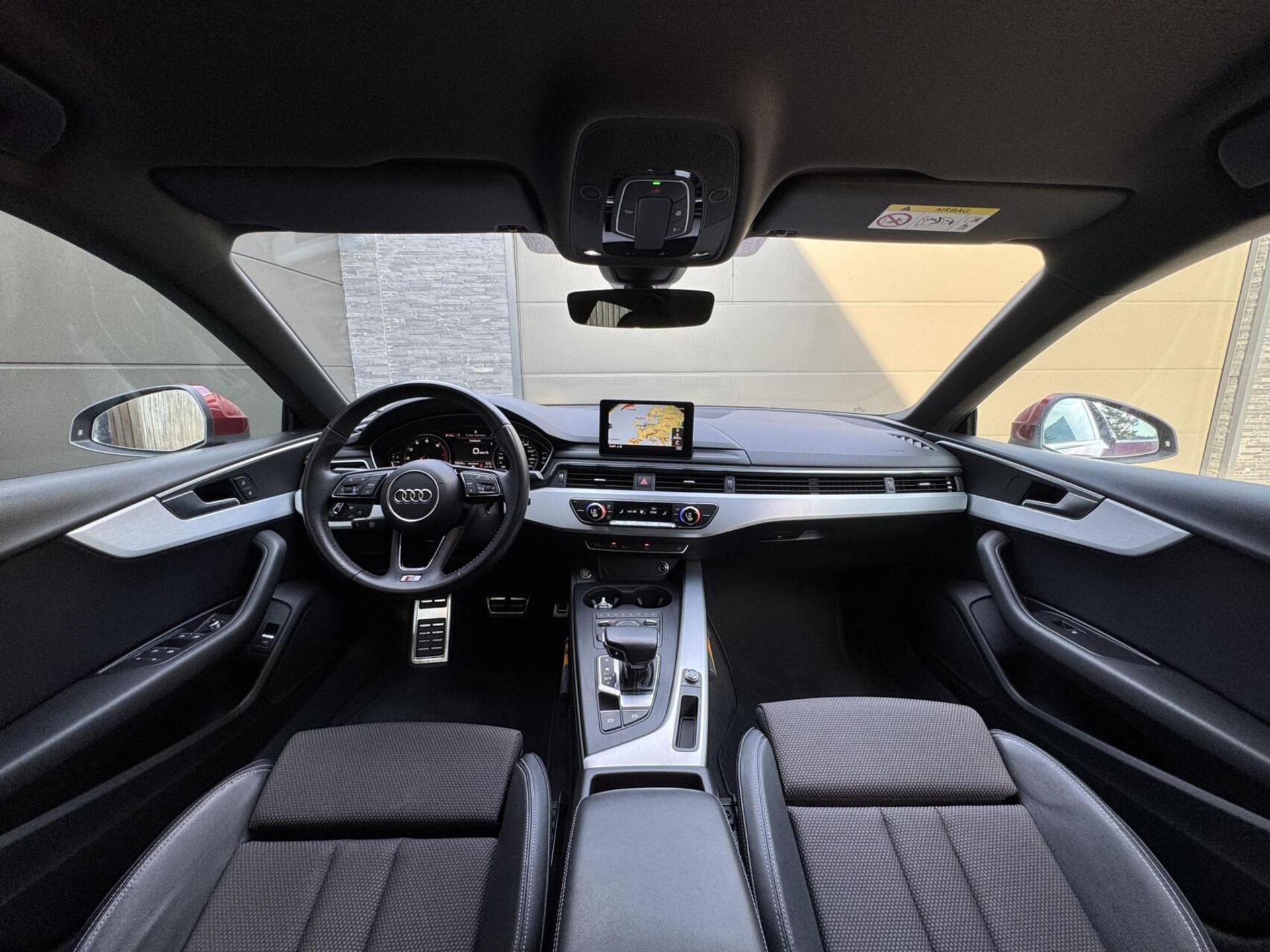 Audi A5 Sportback 1.4 TFSI S-line Automaat | Navigatiesysteem | Climate control | Cruise control | LED verlichting | Sportonderstel | Buitenspiegels elektrisch inklapbaar | 19 inch lichtmetalen velgen | Parkeersensoren voor en achter 45947259-2.jpg | Timcars.nl