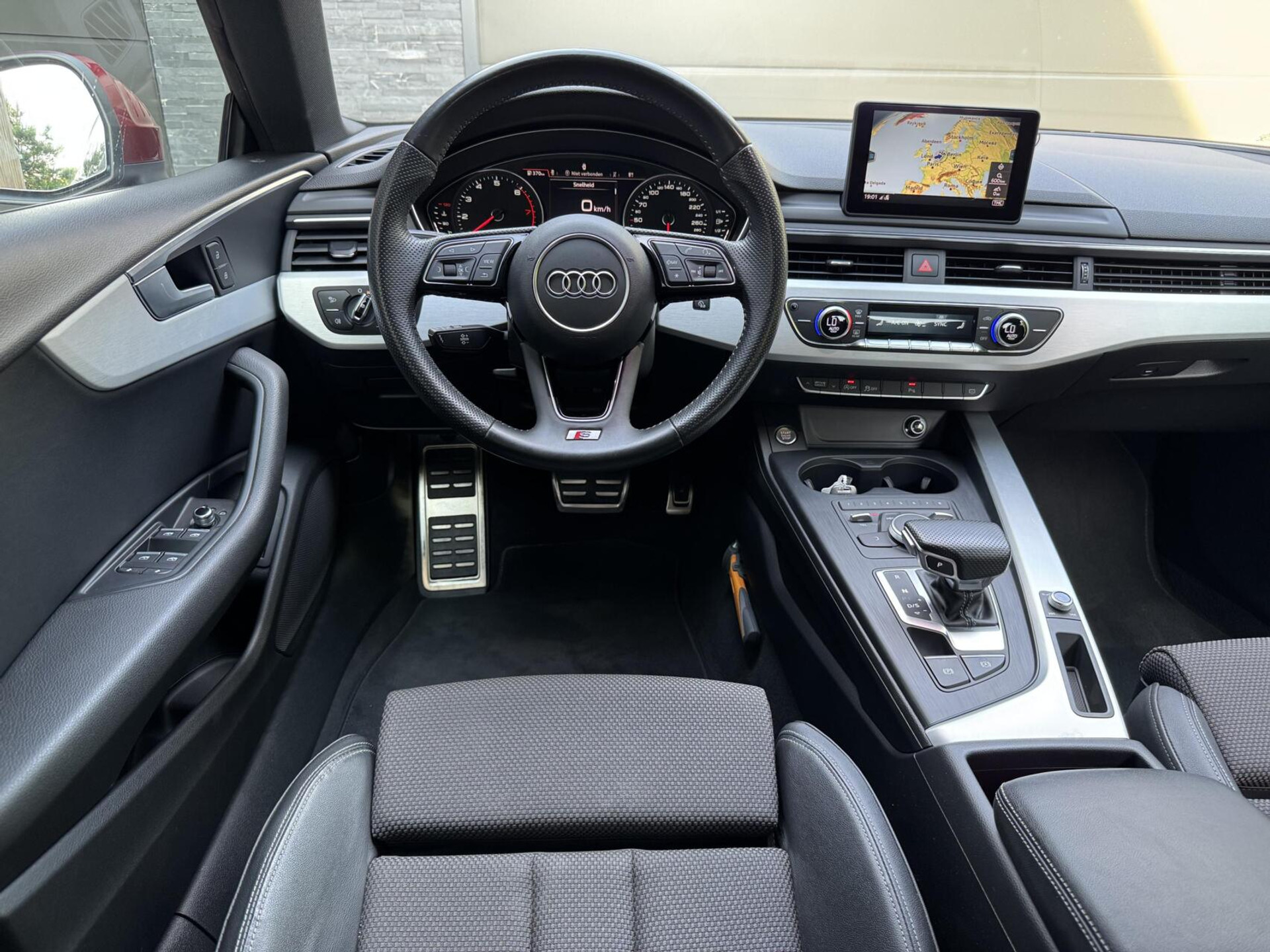 Audi A5 Sportback 1.4 TFSI S-line Automaat | Navigatiesysteem | Climate control | Cruise control | LED verlichting | Sportonderstel | Buitenspiegels elektrisch inklapbaar | 19 inch lichtmetalen velgen | Parkeersensoren voor en achter 45947259-30.jpg | Timcars.nl