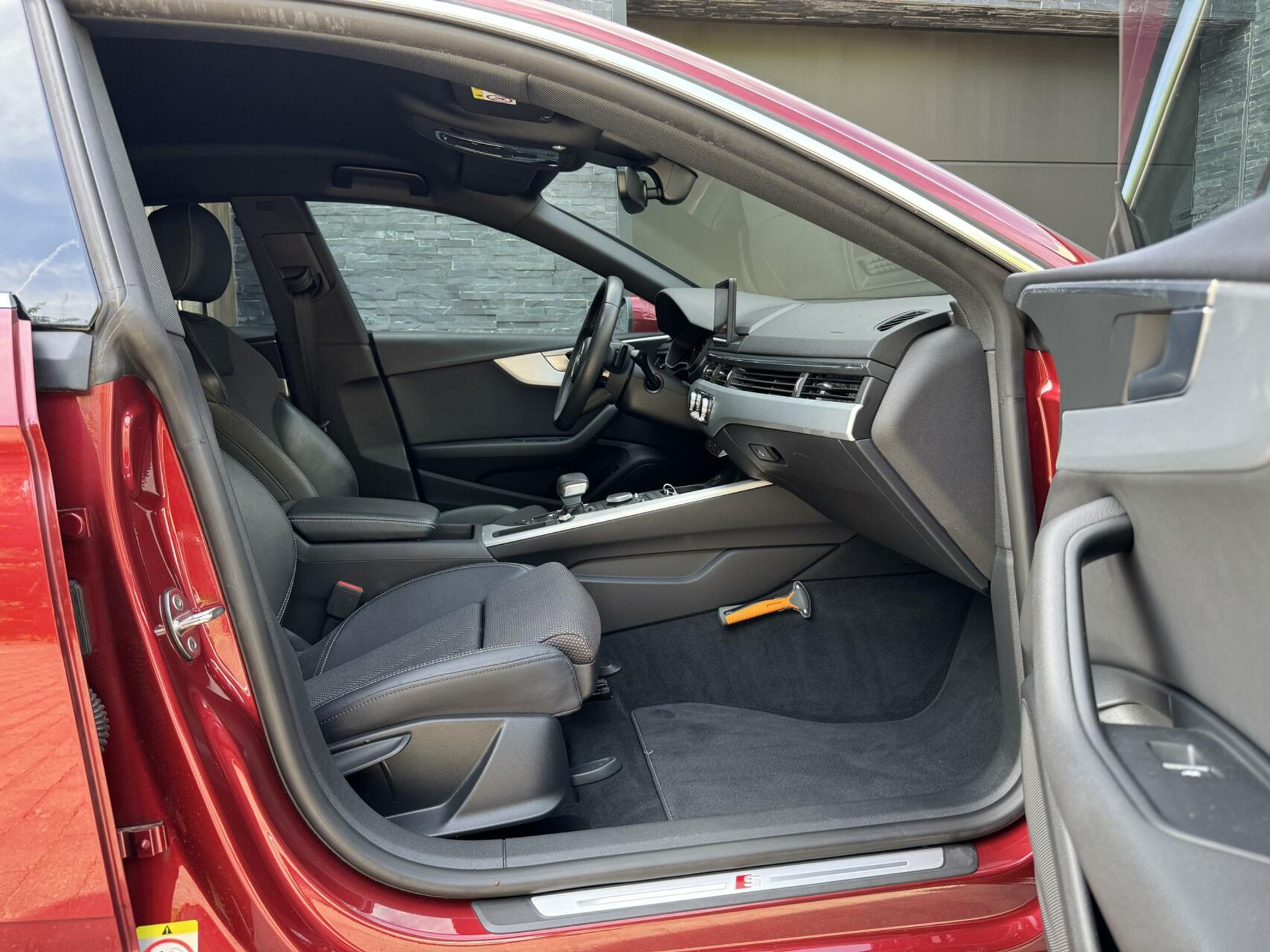 Audi A5 Sportback 1.4 TFSI S-line Automaat | Navigatiesysteem | Climate control | Cruise control | LED verlichting | Sportonderstel | Buitenspiegels elektrisch inklapbaar | 19 inch lichtmetalen velgen | Parkeersensoren voor en achter 45947259-35.jpg | Timcars.nl