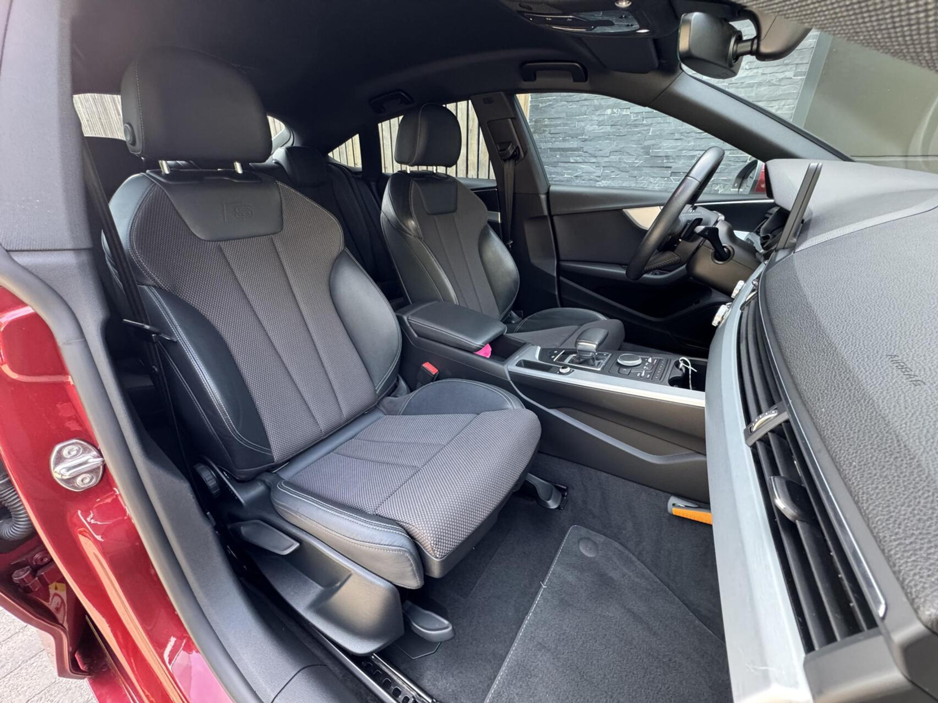 Audi A5 Sportback 1.4 TFSI S-line Automaat | Navigatiesysteem | Climate control | Cruise control | LED verlichting | Sportonderstel | Buitenspiegels elektrisch inklapbaar | 19 inch lichtmetalen velgen | Parkeersensoren voor en achter 45947259-36.jpg | Timcars.nl