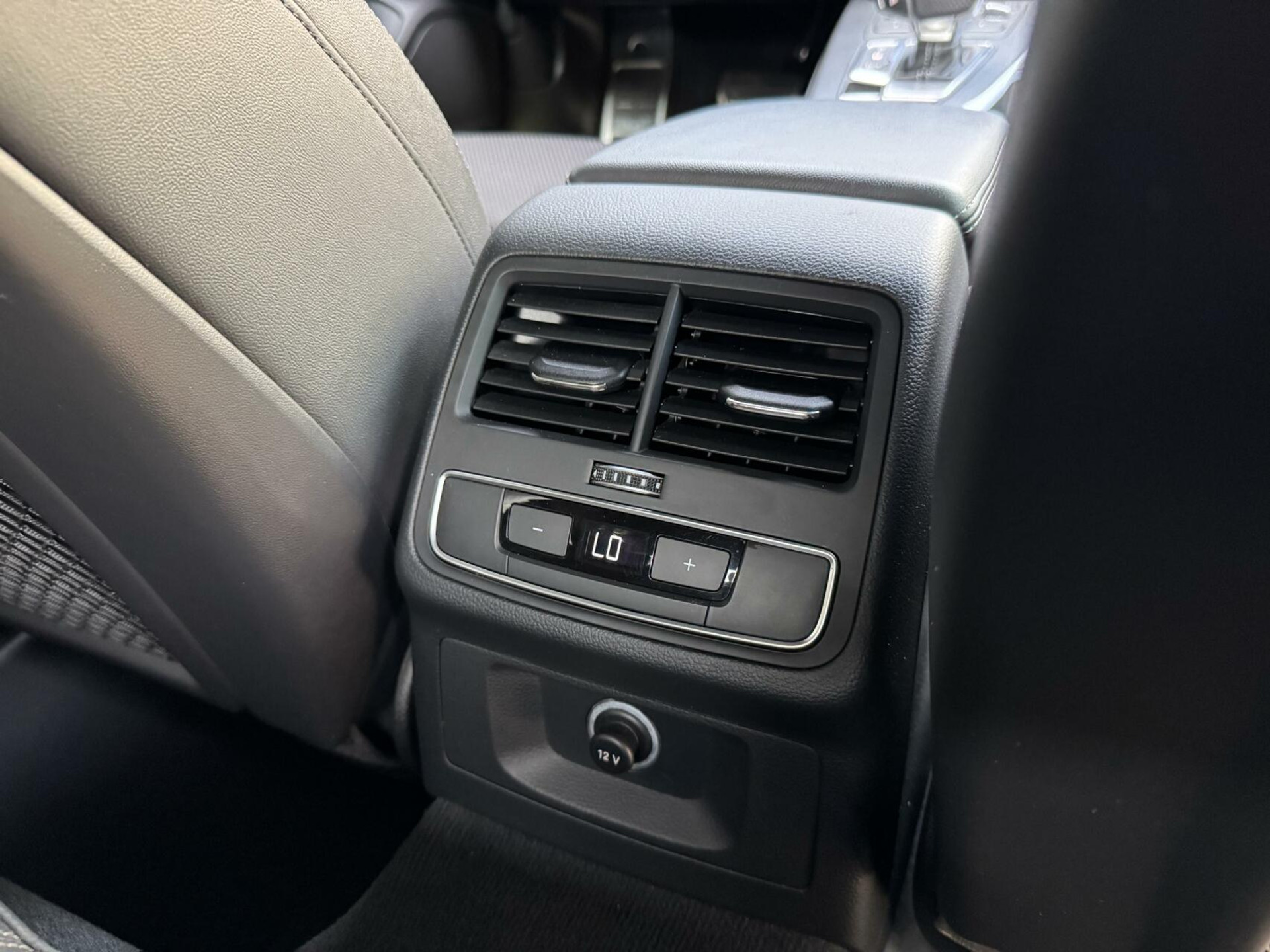 Audi A5 Sportback 1.4 TFSI S-line Automaat | Navigatiesysteem | Climate control | Cruise control | LED verlichting | Sportonderstel | Buitenspiegels elektrisch inklapbaar | 19 inch lichtmetalen velgen | Parkeersensoren voor en achter 45947259-41.jpg | Timcars.nl