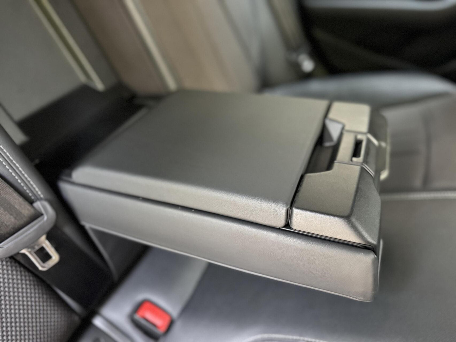 Audi A5 Sportback 1.4 TFSI S-line Automaat | Navigatiesysteem | Climate control | Cruise control | LED verlichting | Sportonderstel | Buitenspiegels elektrisch inklapbaar | 19 inch lichtmetalen velgen | Parkeersensoren voor en achter 45947259-46.jpg | Timcars.nl