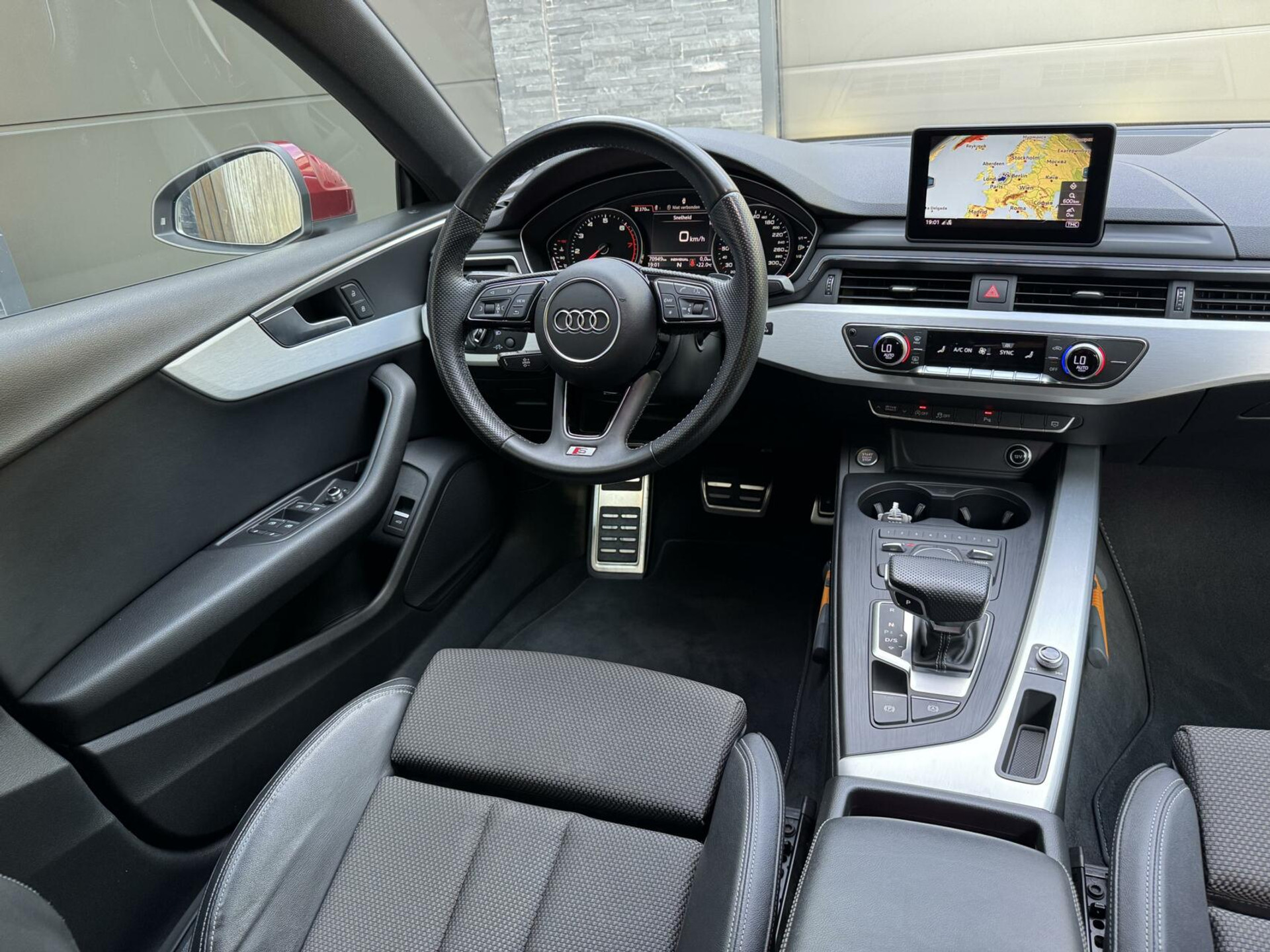 Audi A5 Sportback 1.4 TFSI S-line Automaat | Navigatiesysteem | Climate control | Cruise control | LED verlichting | Sportonderstel | Buitenspiegels elektrisch inklapbaar | 19 inch lichtmetalen velgen | Parkeersensoren voor en achter 45947259-5.jpg | Timcars.nl