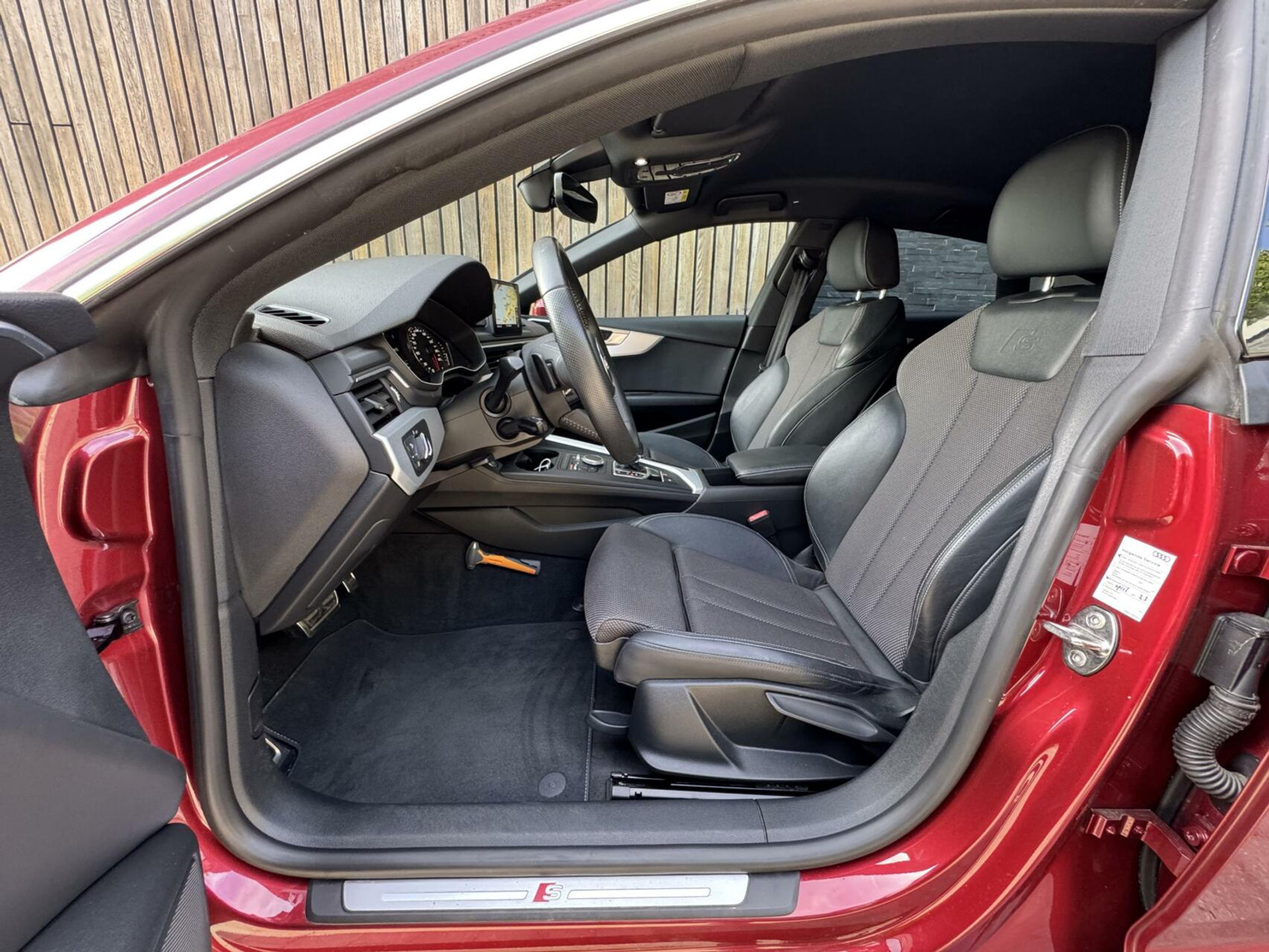 Audi A5 Sportback 1.4 TFSI S-line Automaat | Navigatiesysteem | Climate control | Cruise control | LED verlichting | Sportonderstel | Buitenspiegels elektrisch inklapbaar | 19 inch lichtmetalen velgen | Parkeersensoren voor en achter 45947259-7.jpg | Timcars.nl