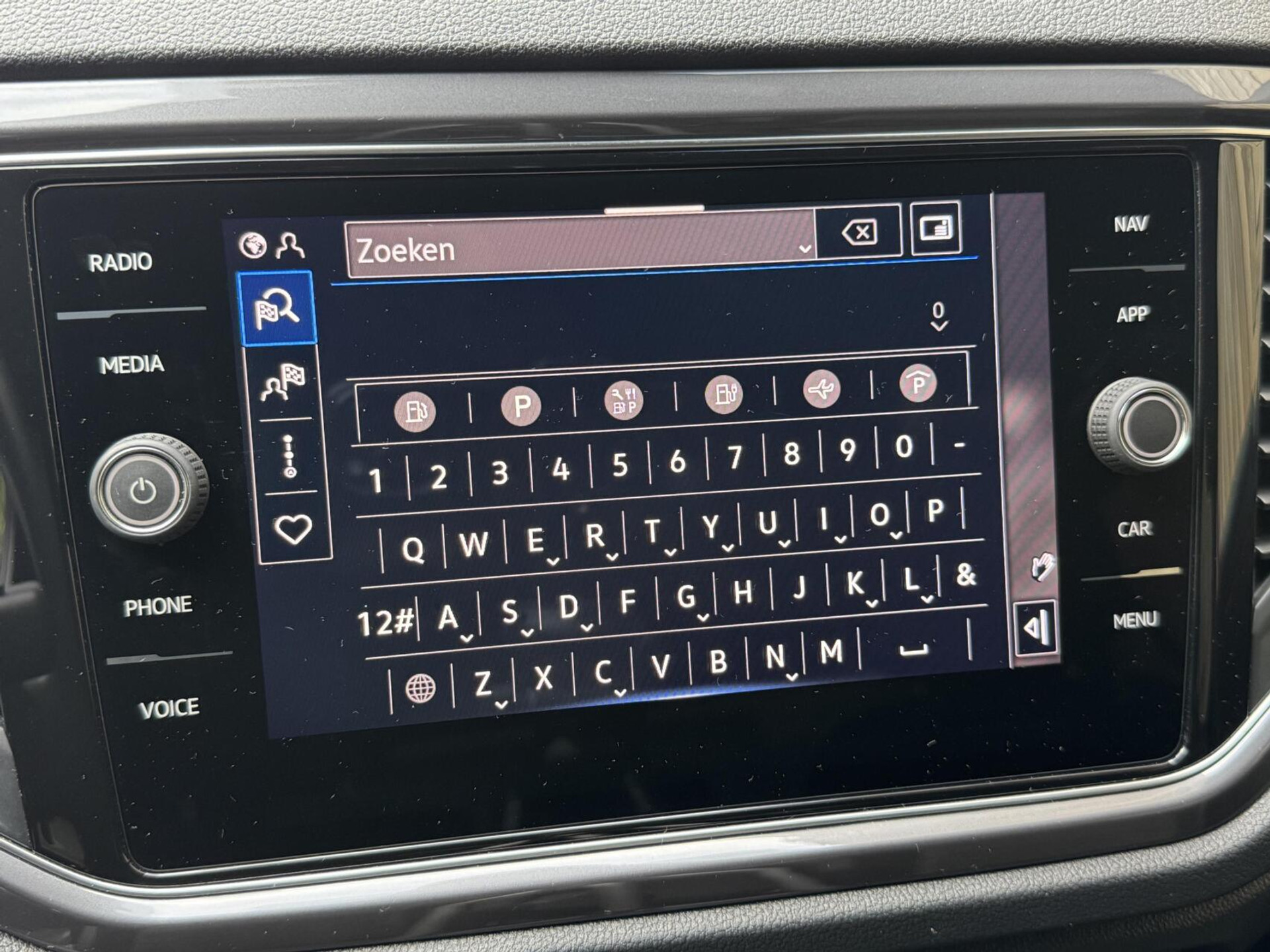 Volkswagen T-Roc 1.5 TSI R-line Automaat | Stoelverwarming | Achteruitrijcamera | Climate control adaptief | Climate control | Keyless entry&start | LED verlichting | Parkeersensoren voor en achter 46544507-12.jpg | Timcars.nl