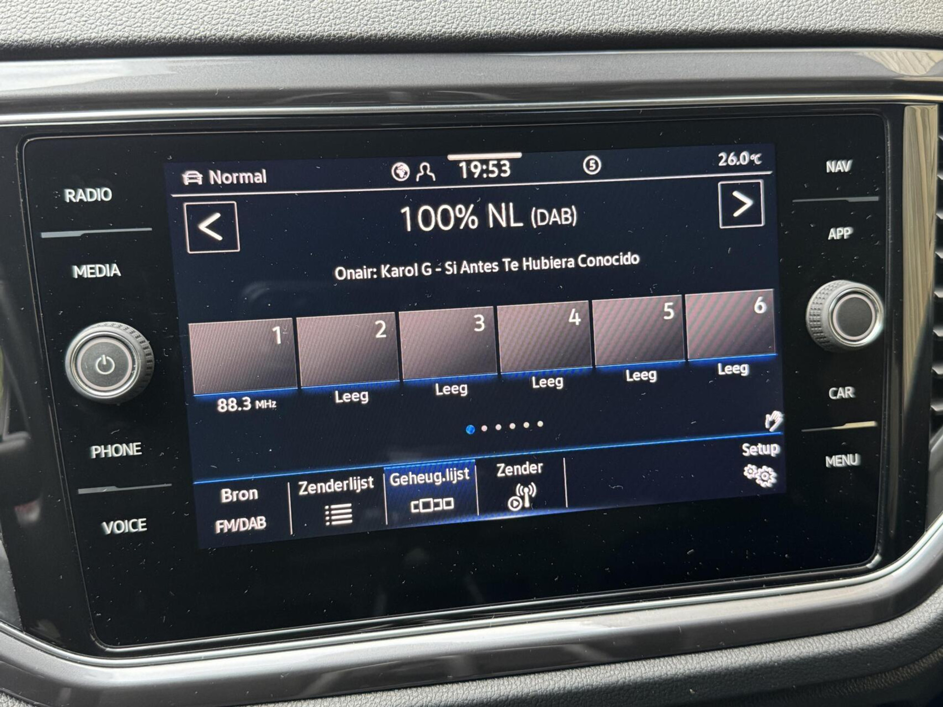 Volkswagen T-Roc 1.5 TSI R-line Automaat | Stoelverwarming | Achteruitrijcamera | Climate control adaptief | Climate control | Keyless entry&start | LED verlichting | Parkeersensoren voor en achter 46544507-13.jpg | Timcars.nl