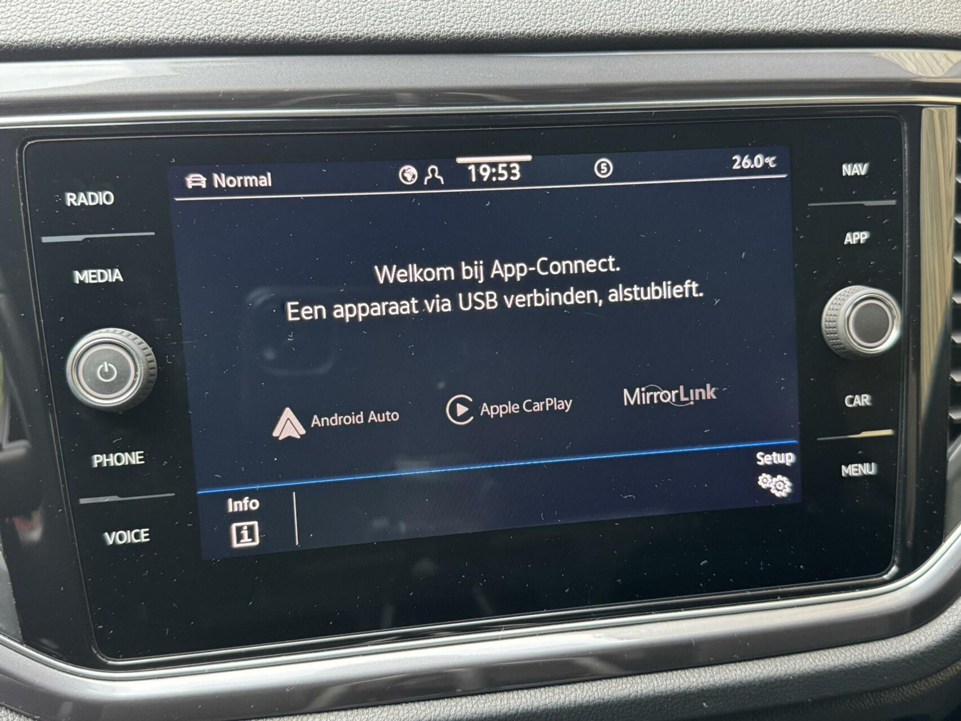 Volkswagen T-Roc 1.5 TSI R-line Automaat | Stoelverwarming | Achteruitrijcamera | Climate control adaptief | Climate control | Keyless entry&start | LED verlichting | Parkeersensoren voor en achter 46544507-17.jpg | Timcars.nl