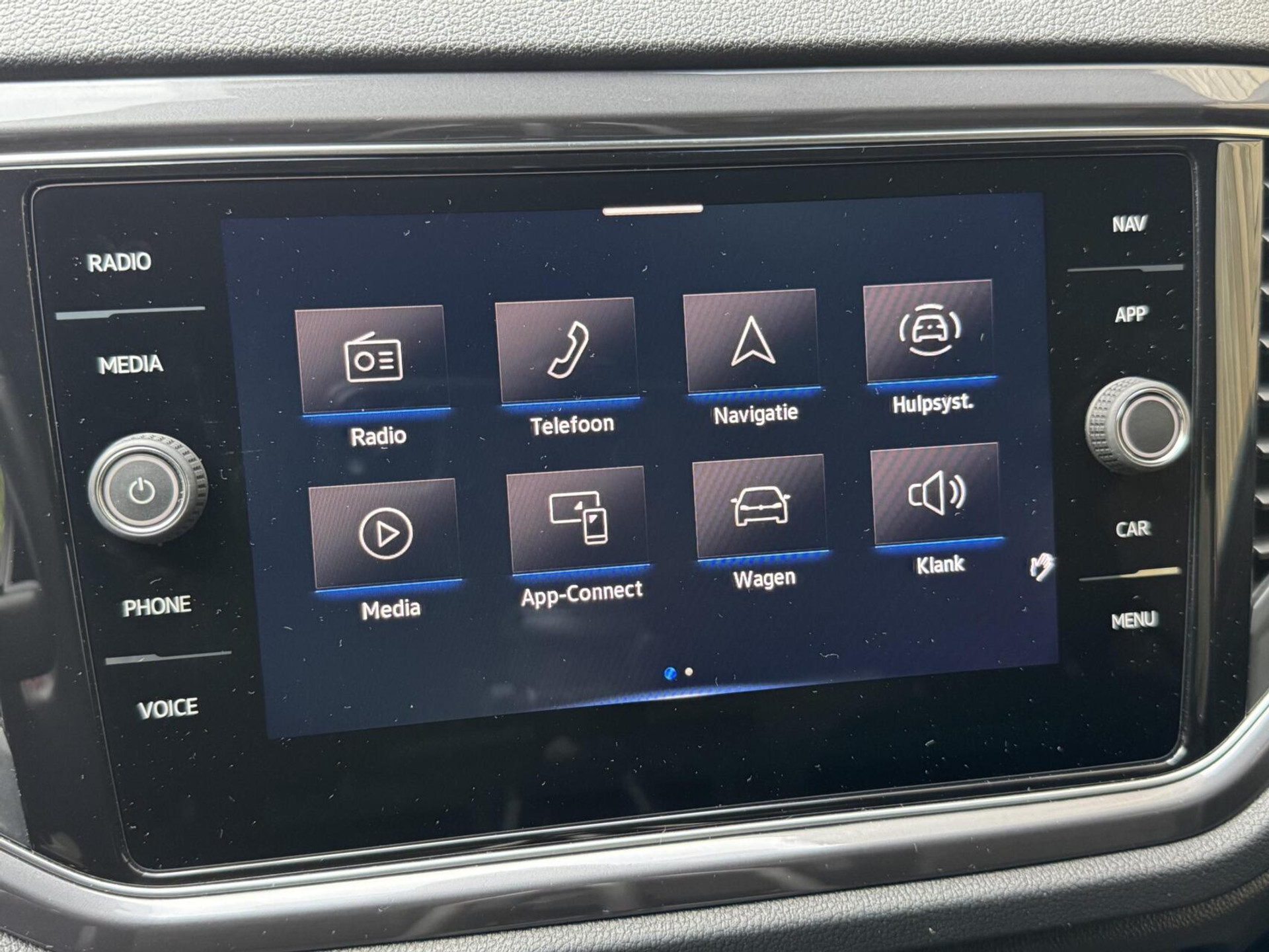 Volkswagen T-Roc 1.5 TSI R-line Automaat | Stoelverwarming | Achteruitrijcamera | Climate control adaptief | Climate control | Keyless entry&start | LED verlichting | Parkeersensoren voor en achter 46544507-19.jpg | Timcars.nl