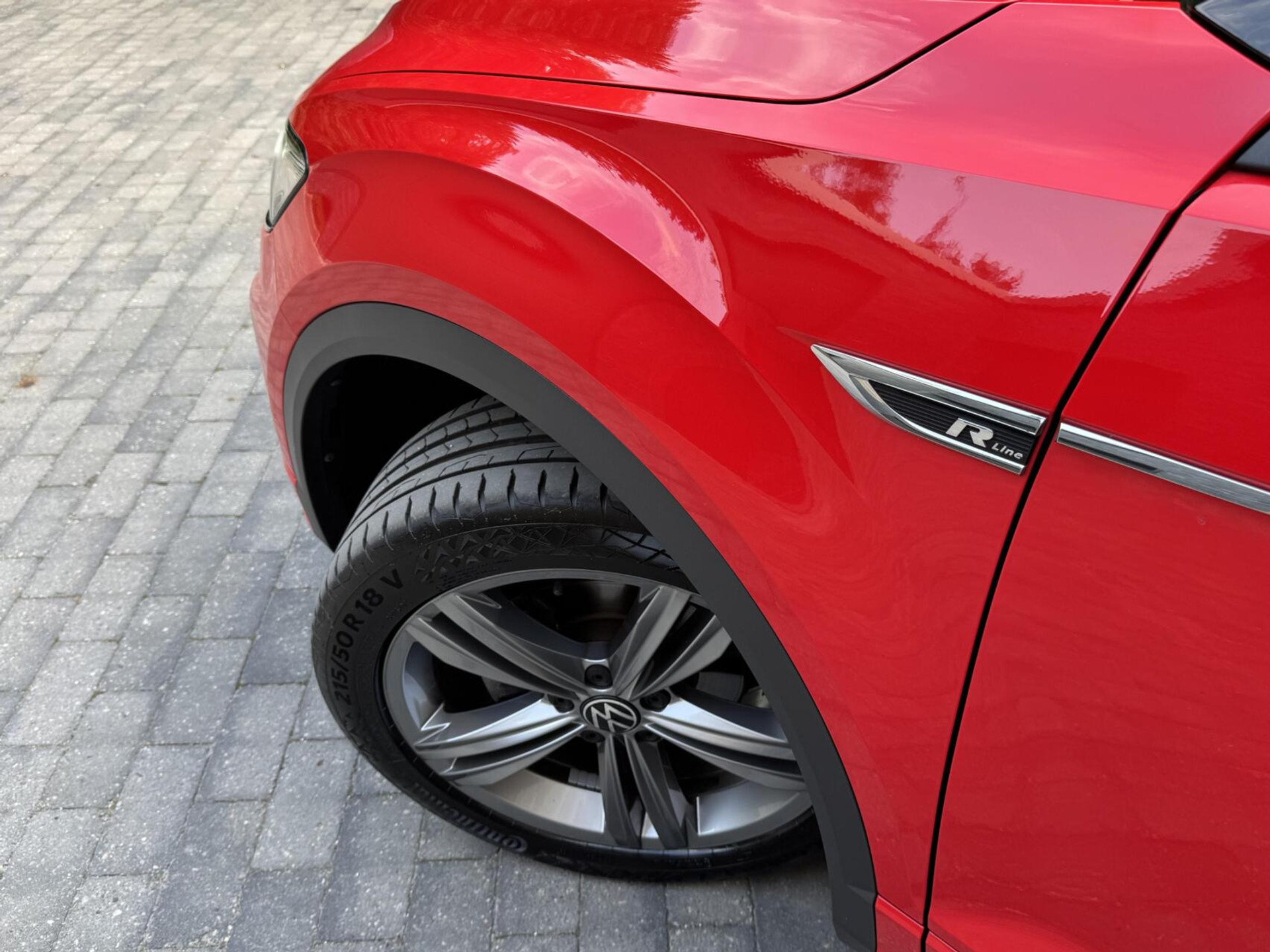 Volkswagen T-Roc 1.5 TSI R-line Automaat | Stoelverwarming | Achteruitrijcamera | Climate control adaptief | Climate control | Keyless entry&start | LED verlichting | Parkeersensoren voor en achter 46544507-58.jpg | Timcars.nl