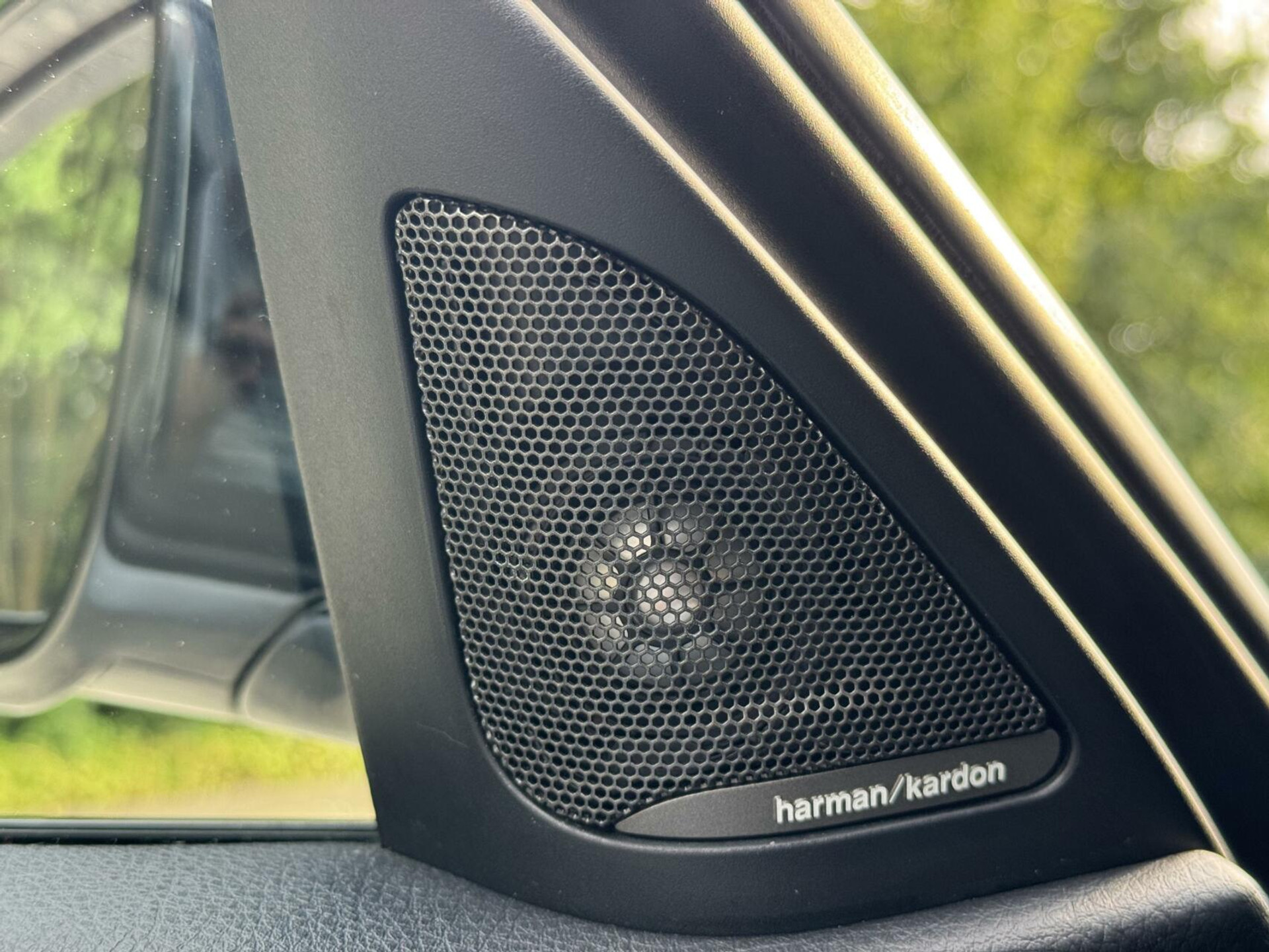 BMW 3 Serie Touring 325d M-pakket M-sport Automaat | Panoramadak | Stoelverwarming | Leer | Sportstoelen | Xenon verlichting | Cruise control | Harman Kardon audio | Parkeersensoren voor en achter | Achteruitrijcamera 46544567-11.jpg | Timcars.nl