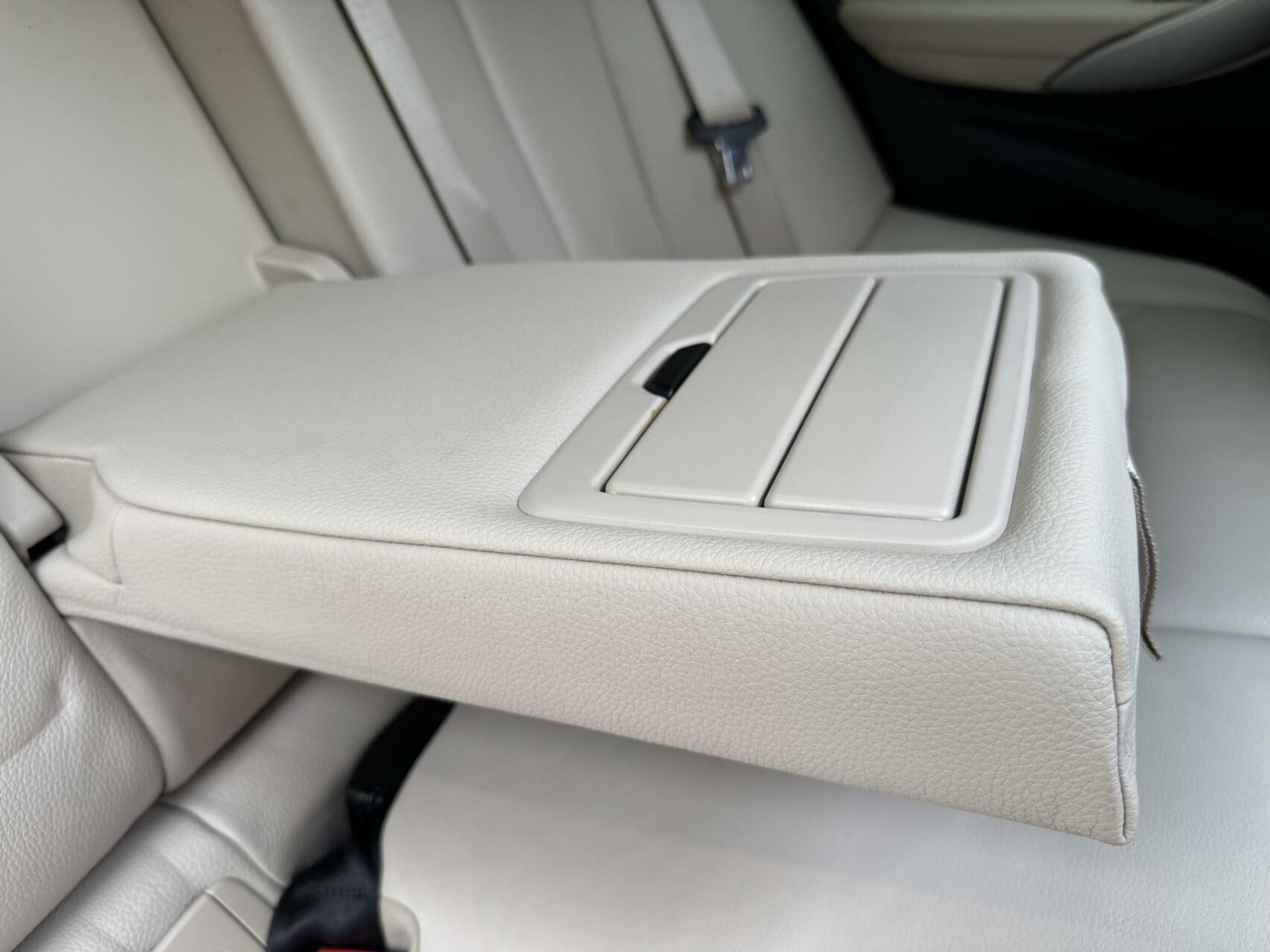 BMW 3 Serie Touring 325d M-pakket M-sport Automaat | Panoramadak | Stoelverwarming | Leer | Sportstoelen | Xenon verlichting | Cruise control | Harman Kardon audio | Parkeersensoren voor en achter | Achteruitrijcamera 46544567-54.jpg | Timcars.nl