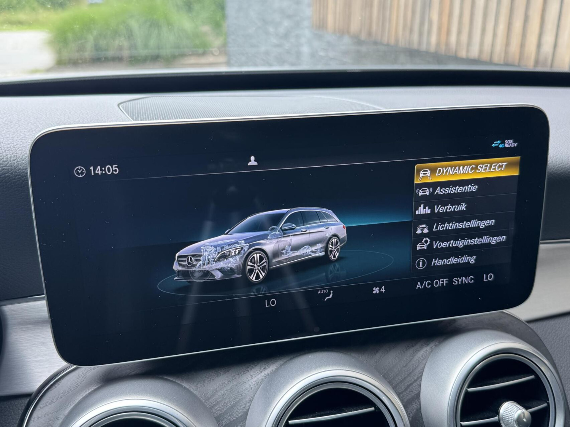 Mercedes-Benz C-Klasse Estate 180 AMG Automaat | Night Pakket | Trekhaak afneembaar | Stoelverwarming | Achteruitrijcamera | LED verlichting | Apple CarPlay | Metallic Lak | Virtual cockpit | Parkeersensoren voor en achter 46633385-25.jpg | Timcars.nl