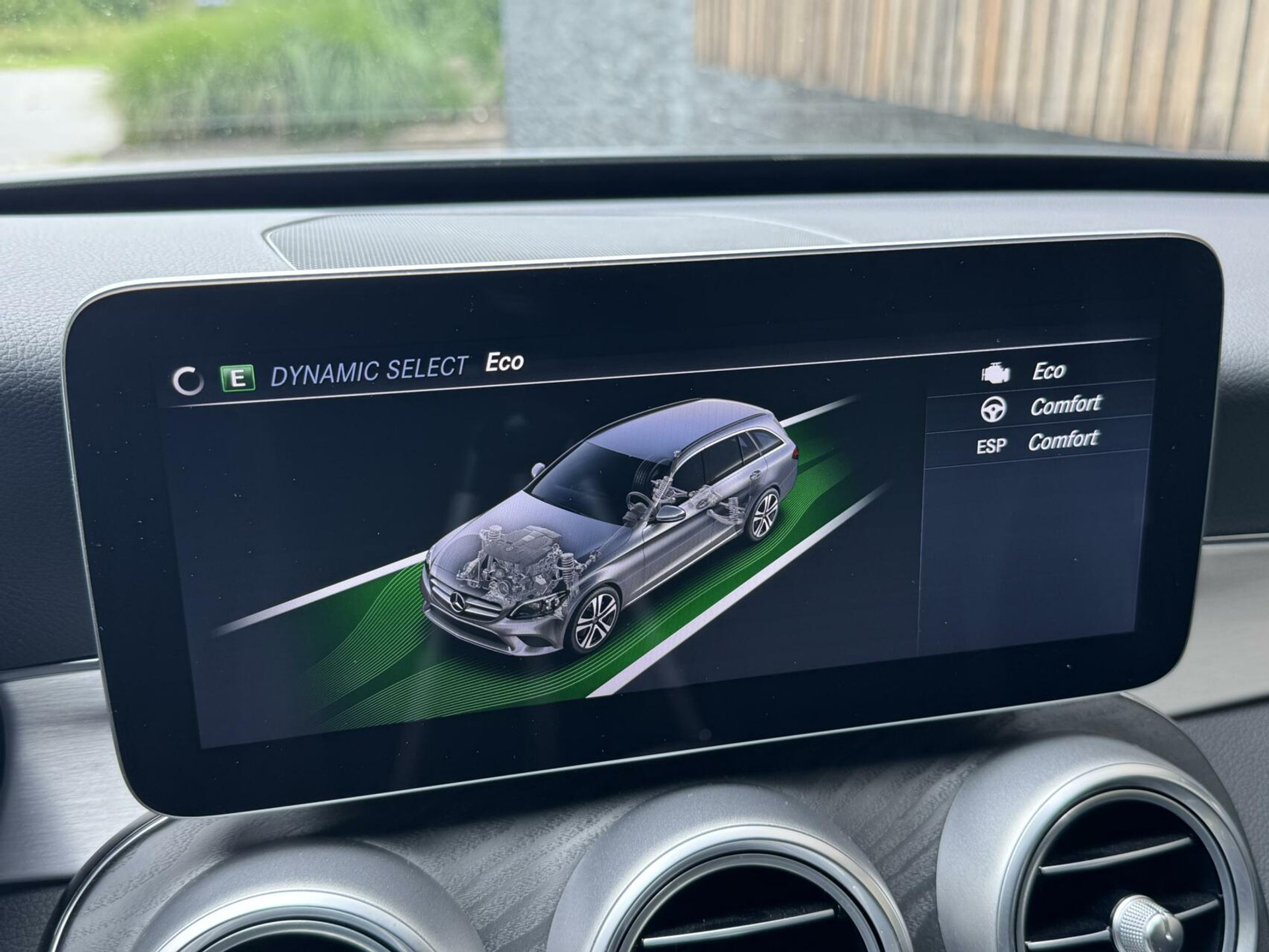 Mercedes-Benz C-Klasse Estate 180 AMG Automaat | Night Pakket | Trekhaak afneembaar | Stoelverwarming | Achteruitrijcamera | LED verlichting | Apple CarPlay | Metallic Lak | Virtual cockpit | Parkeersensoren voor en achter 46633385-27.jpg | Timcars.nl