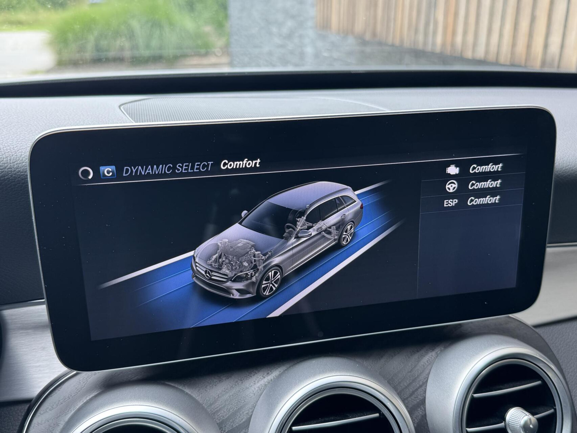 Mercedes-Benz C-Klasse Estate 180 AMG Automaat | Night Pakket | Trekhaak afneembaar | Stoelverwarming | Achteruitrijcamera | LED verlichting | Apple CarPlay | Metallic Lak | Virtual cockpit | Parkeersensoren voor en achter 46633385-28.jpg | Timcars.nl