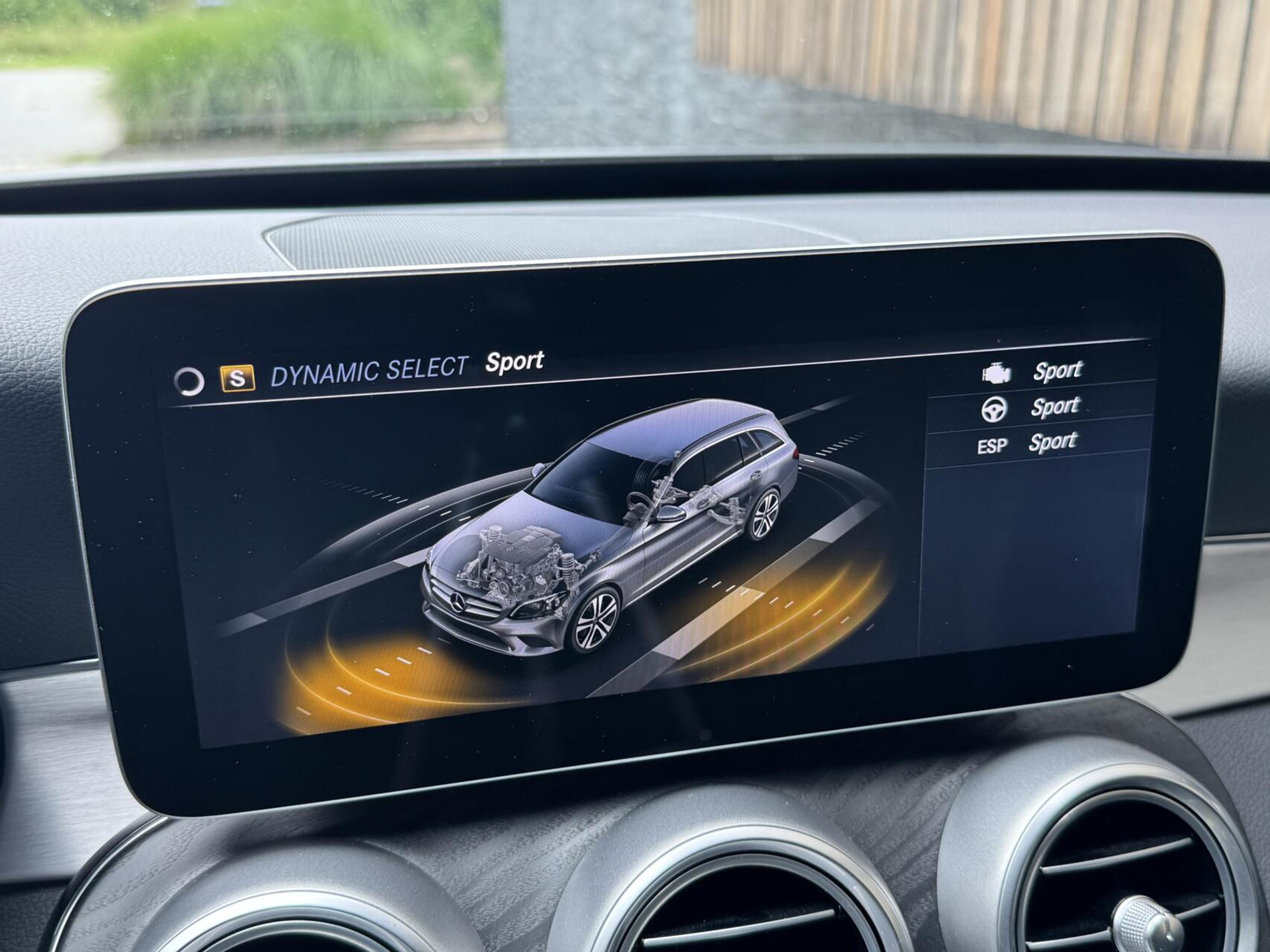 Mercedes-Benz C-Klasse Estate 180 AMG Automaat | Night Pakket | Trekhaak afneembaar | Stoelverwarming | Achteruitrijcamera | LED verlichting | Apple CarPlay | Metallic Lak | Virtual cockpit | Parkeersensoren voor en achter 46633385-29.jpg | Timcars.nl