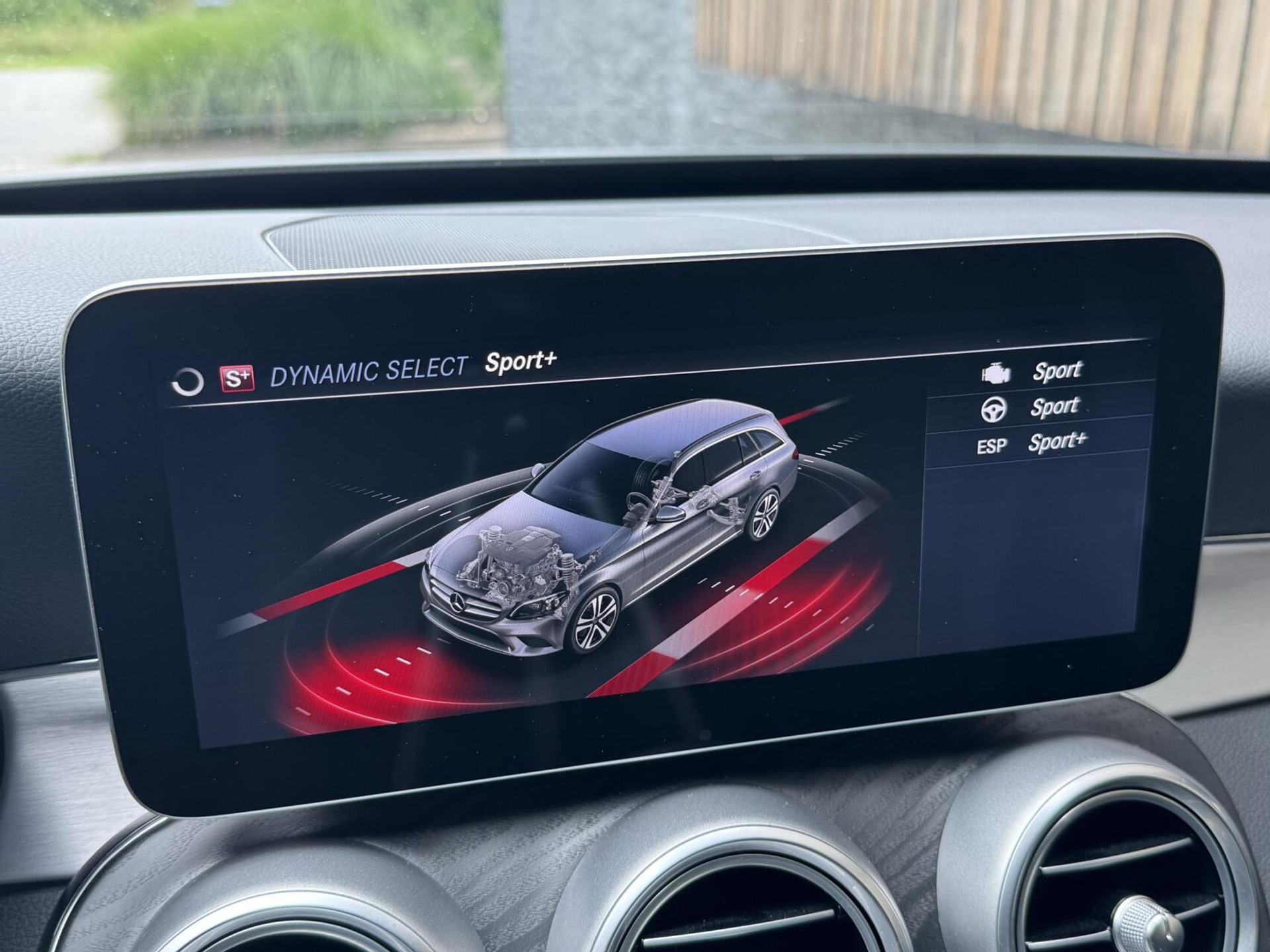 Mercedes-Benz C-Klasse Estate 180 AMG Automaat | Night Pakket | Trekhaak afneembaar | Stoelverwarming | Achteruitrijcamera | LED verlichting | Apple CarPlay | Metallic Lak | Virtual cockpit | Parkeersensoren voor en achter 46633385-30.jpg | Timcars.nl