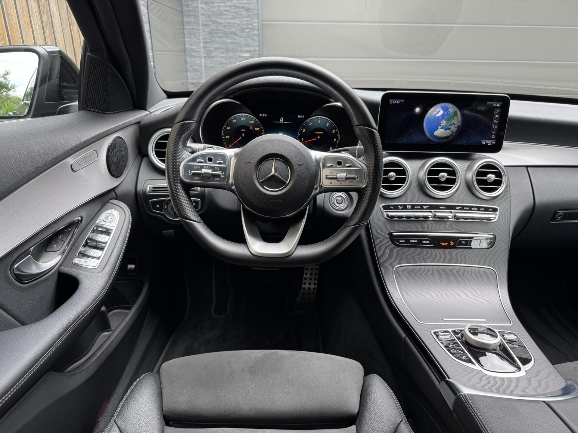 Mercedes-Benz C-Klasse Estate 180 AMG Automaat | Night Pakket | Trekhaak afneembaar | Stoelverwarming | Achteruitrijcamera | LED verlichting | Apple CarPlay | Metallic Lak | Virtual cockpit | Parkeersensoren voor en achter 46633385-35.jpg | Timcars.nl