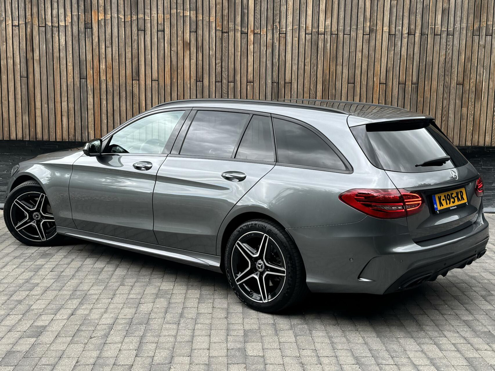 Mercedes-Benz C-Klasse Estate 180 AMG Automaat | Night Pakket | Trekhaak afneembaar | Stoelverwarming | Achteruitrijcamera | LED verlichting | Apple CarPlay | Metallic Lak | Virtual cockpit | Parkeersensoren voor en achter 46633385-36.jpg | Timcars.nl