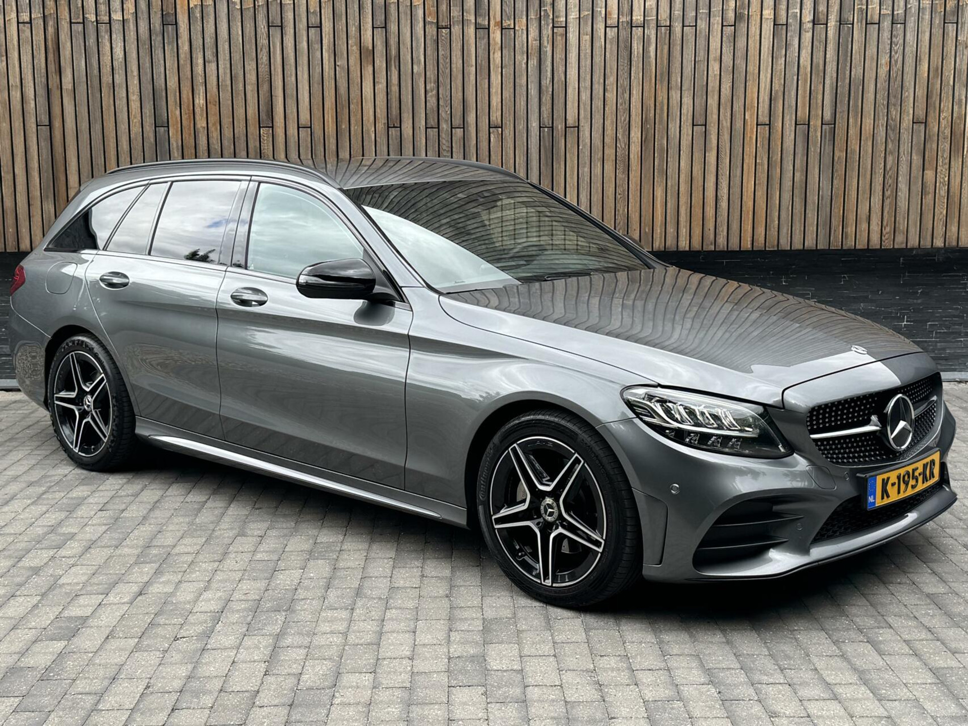 Mercedes-Benz C-Klasse Estate 180 AMG Automaat | Night Pakket | Trekhaak afneembaar | Stoelverwarming | Achteruitrijcamera | LED verlichting | Apple CarPlay | Metallic Lak | Virtual cockpit | Parkeersensoren voor en achter 46633385-38.jpg | Timcars.nl