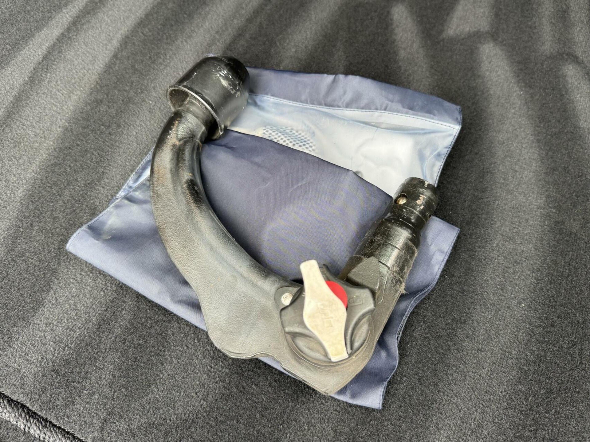 Mercedes-Benz C-Klasse Estate 180 AMG Automaat | Night Pakket | Trekhaak afneembaar | Stoelverwarming | Achteruitrijcamera | LED verlichting | Apple CarPlay | Metallic Lak | Virtual cockpit | Parkeersensoren voor en achter 46633385-49.jpg | Timcars.nl