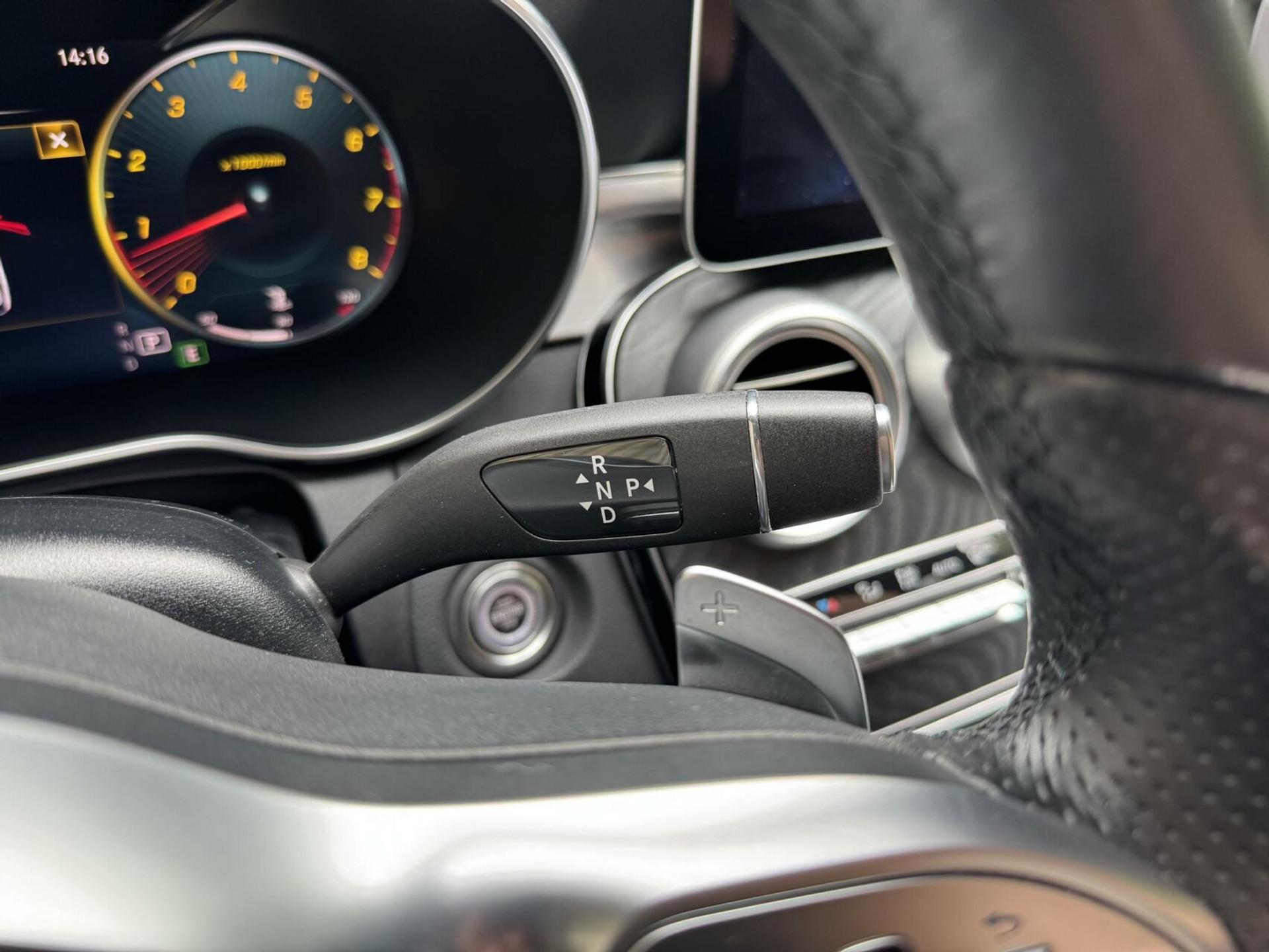 Mercedes-Benz C-Klasse Estate 180 AMG Automaat | Night Pakket | Trekhaak afneembaar | Stoelverwarming | Achteruitrijcamera | LED verlichting | Apple CarPlay | Metallic Lak | Virtual cockpit | Parkeersensoren voor en achter 46633385-57.jpg | Timcars.nl