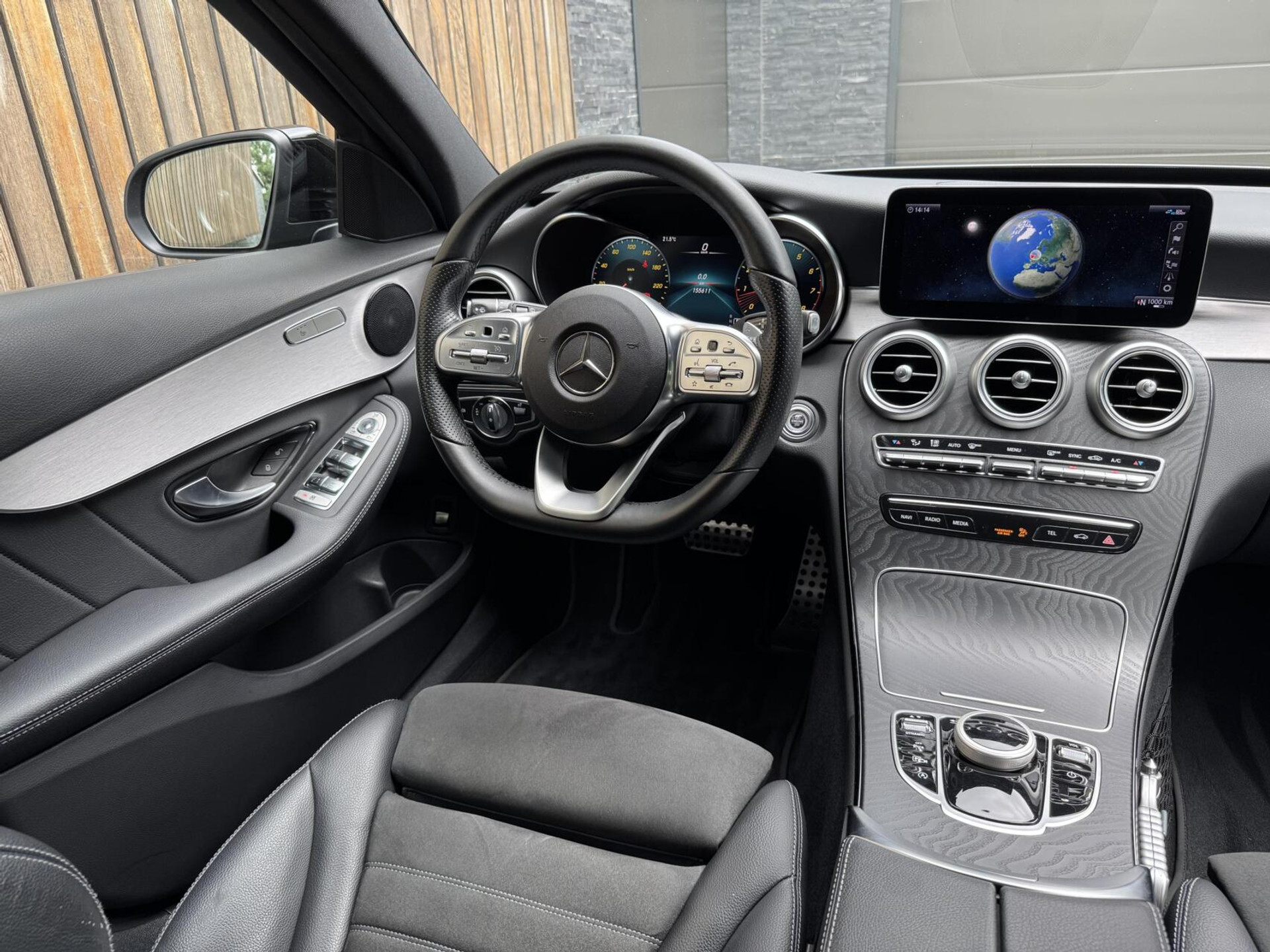 Mercedes-Benz C-Klasse Estate 180 AMG Automaat | Night Pakket | Trekhaak afneembaar | Stoelverwarming | Achteruitrijcamera | LED verlichting | Apple CarPlay | Metallic Lak | Virtual cockpit | Parkeersensoren voor en achter 46633385-6.jpg | Timcars.nl