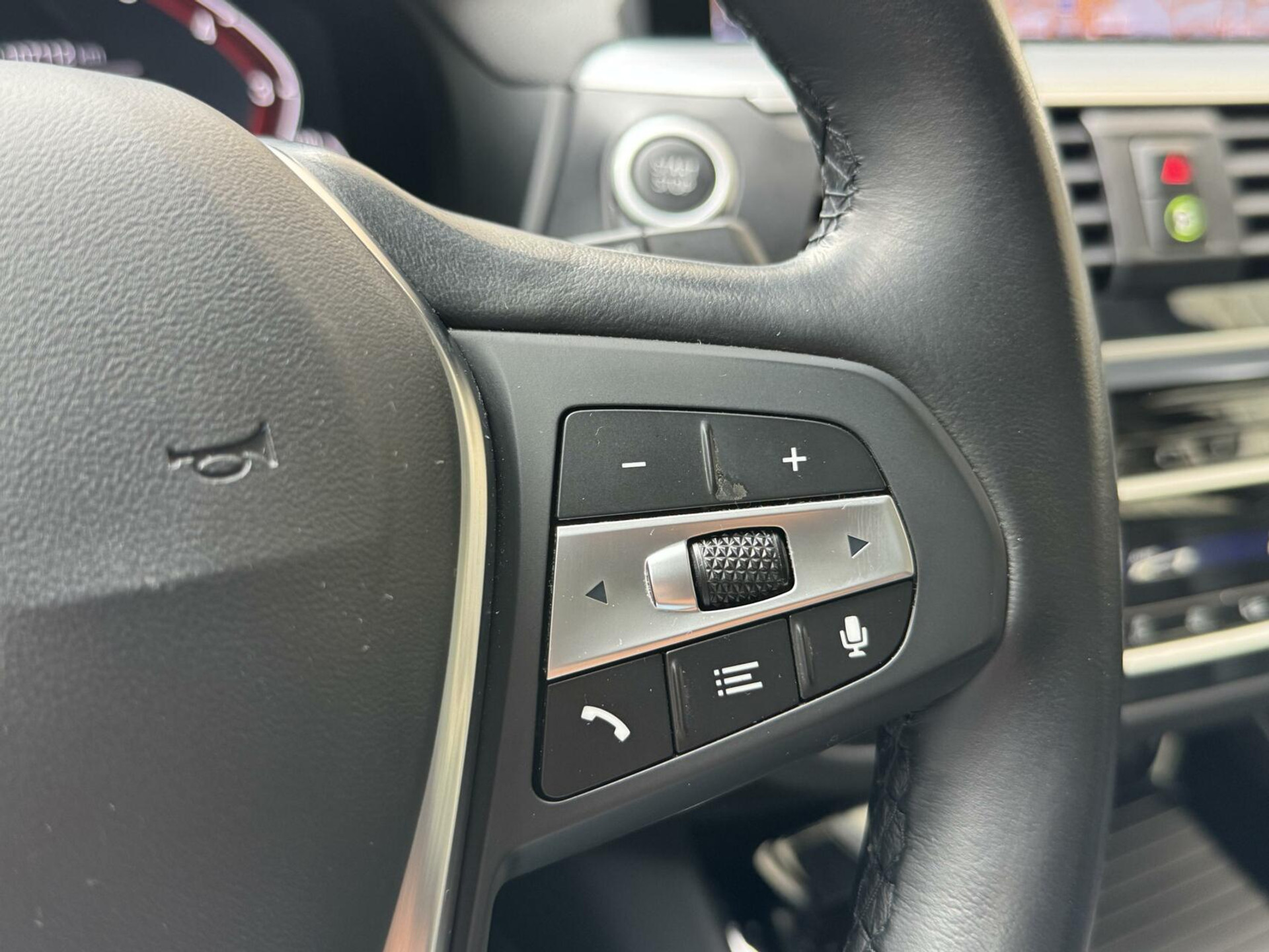 BMW X3 xDrive30e Automaat | Stoelverwarming | Leer | 20 inch lichtmetalen velgen | LED verlichting | Apple CarPlay | Cruise control | Climate control | Metallic lak | Parkeersensoren voor en achter 46635833-11.jpg | Timcars.nl