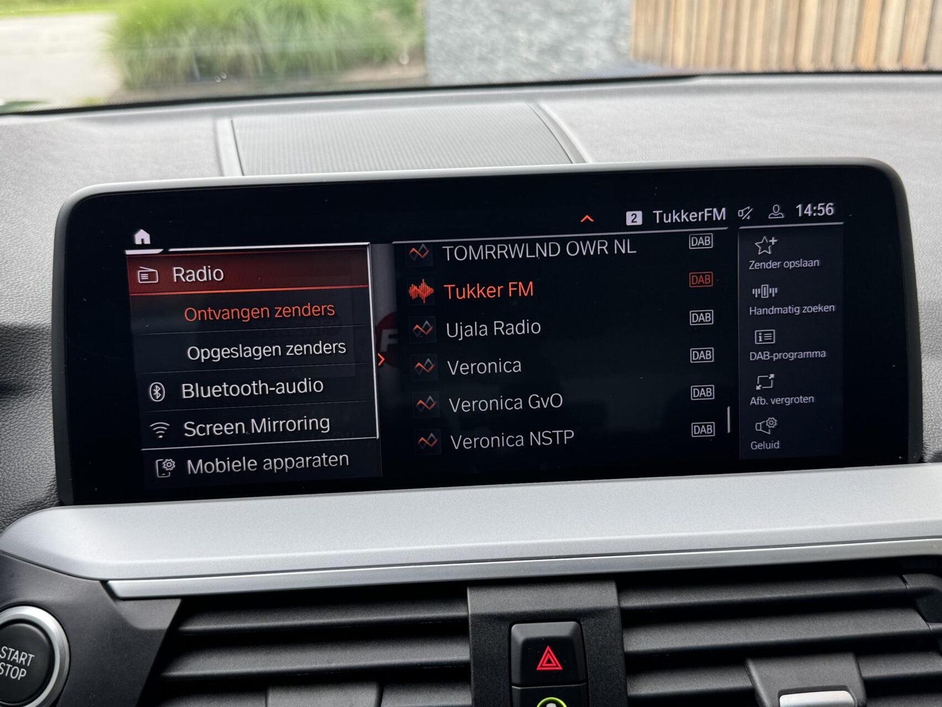 BMW X3 xDrive30e Automaat | Stoelverwarming | Leer | 20 inch lichtmetalen velgen | LED verlichting | Apple CarPlay | Cruise control | Climate control | Metallic lak | Parkeersensoren voor en achter 46635833-16.jpg | Timcars.nl