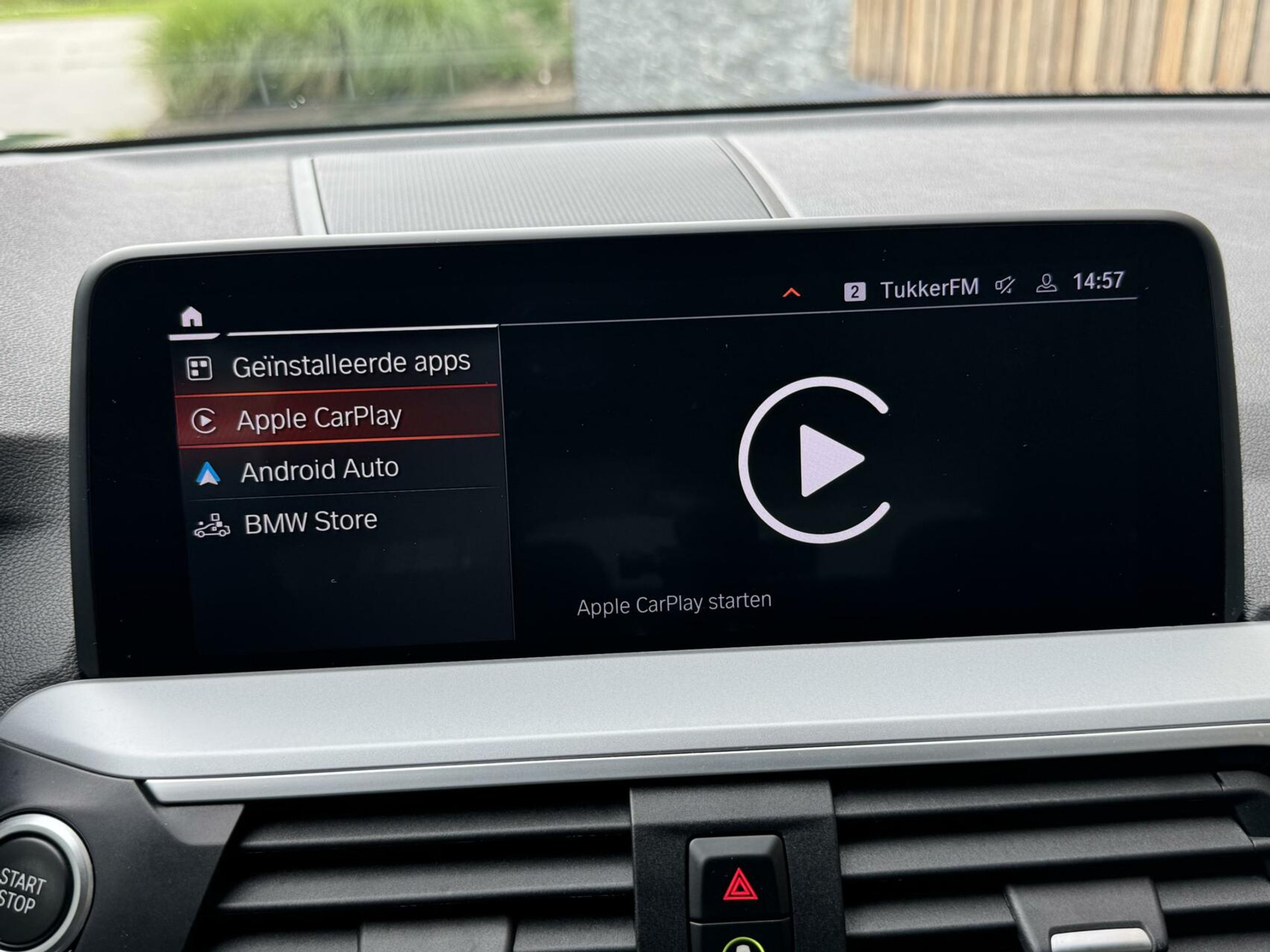 BMW X3 xDrive30e Automaat | Stoelverwarming | Leer | 20 inch lichtmetalen velgen | LED verlichting | Apple CarPlay | Cruise control | Climate control | Metallic lak | Parkeersensoren voor en achter 46635833-20.jpg | Timcars.nl