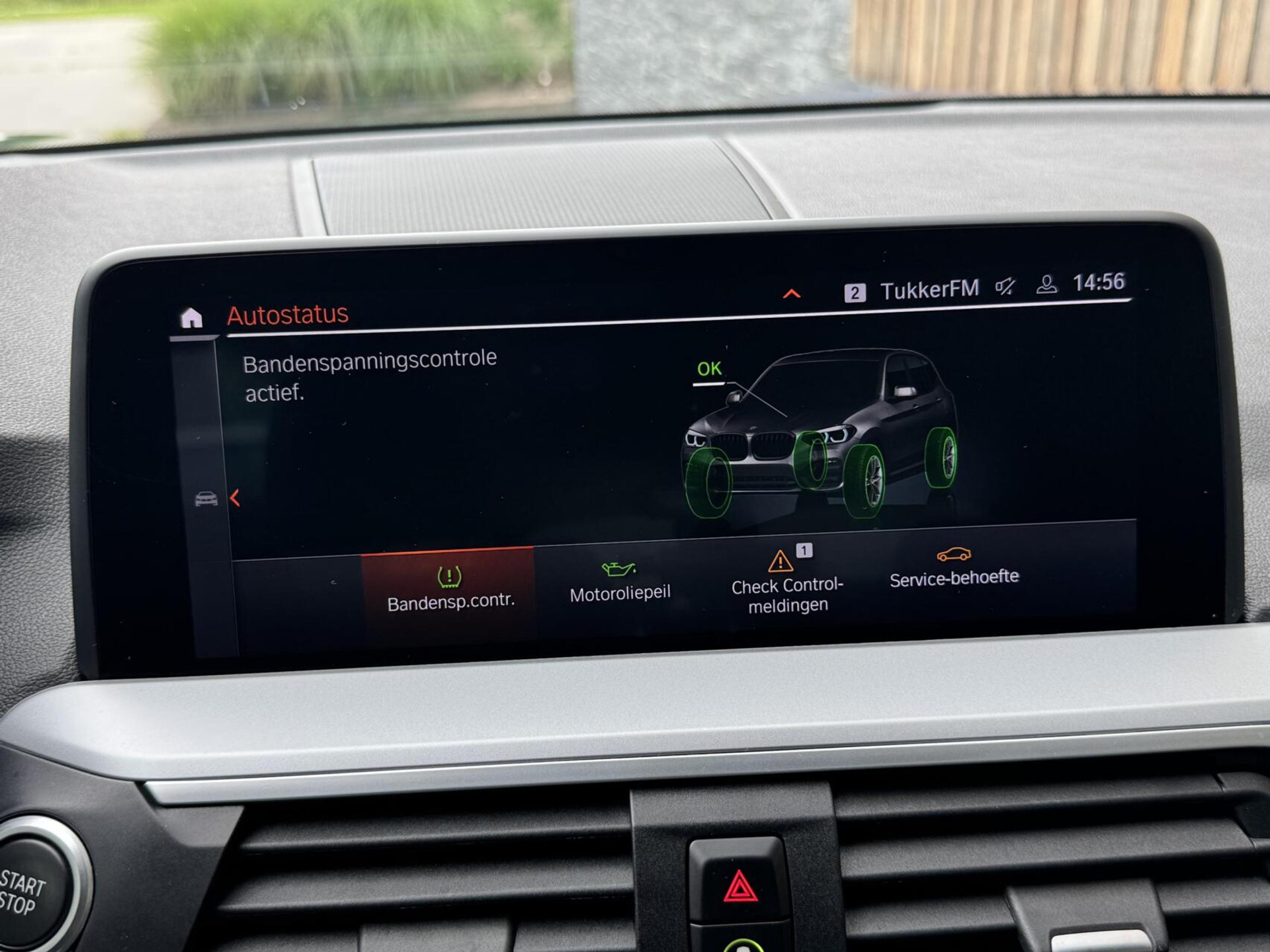 BMW X3 xDrive30e Automaat | Stoelverwarming | Leer | 20 inch lichtmetalen velgen | LED verlichting | Apple CarPlay | Cruise control | Climate control | Metallic lak | Parkeersensoren voor en achter 46635833-22.jpg | Timcars.nl