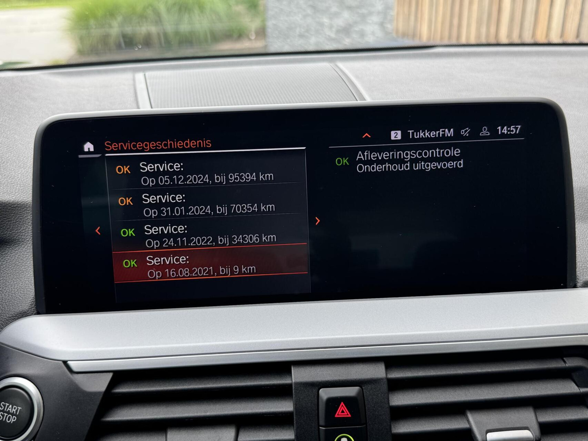 BMW X3 xDrive30e Automaat | Stoelverwarming | Leer | 20 inch lichtmetalen velgen | LED verlichting | Apple CarPlay | Cruise control | Climate control | Metallic lak | Parkeersensoren voor en achter 46635833-28.jpg | Timcars.nl