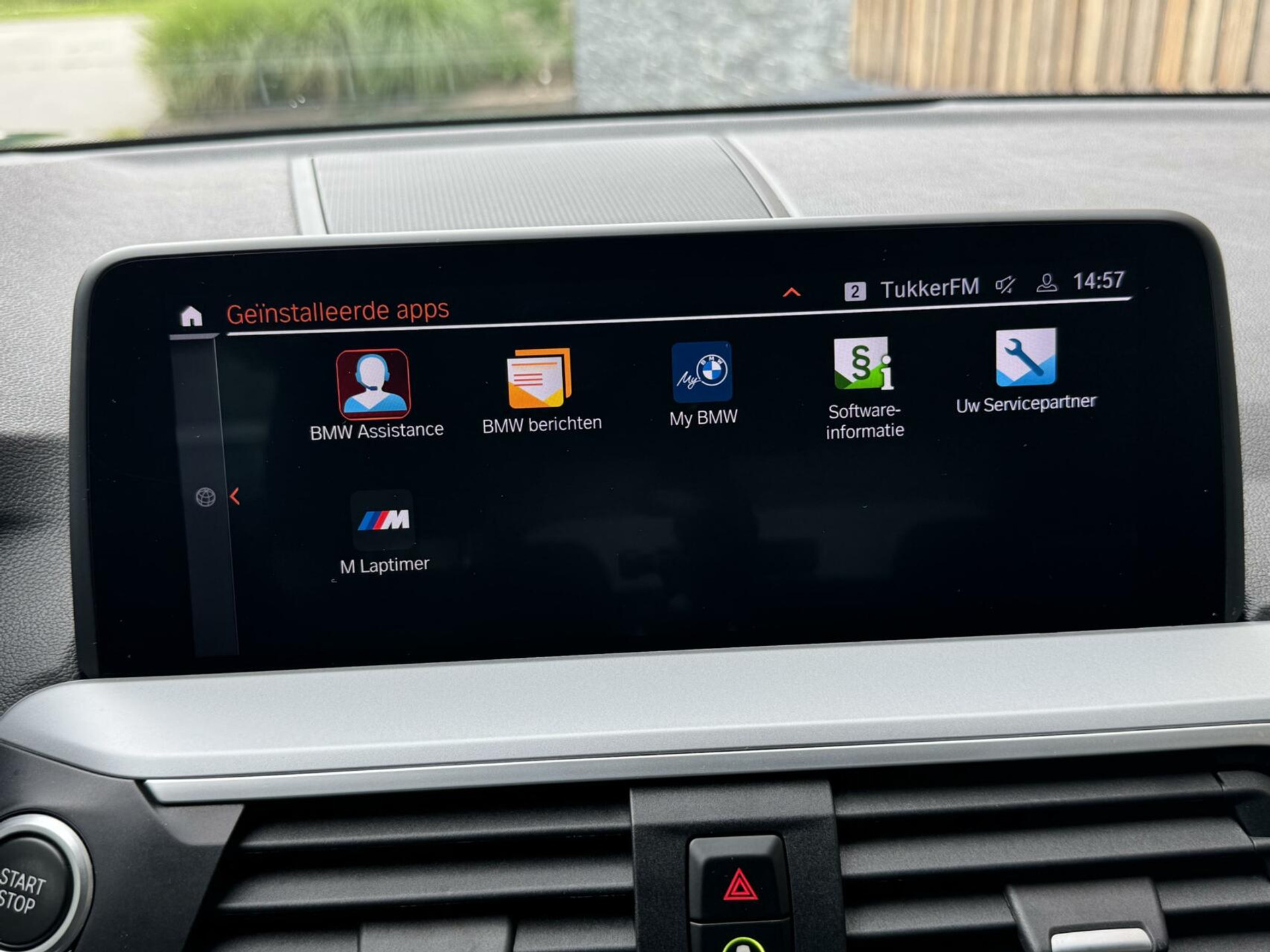 BMW X3 xDrive30e Automaat | Stoelverwarming | Leer | 20 inch lichtmetalen velgen | LED verlichting | Apple CarPlay | Cruise control | Climate control | Metallic lak | Parkeersensoren voor en achter 46635833-29.jpg | Timcars.nl