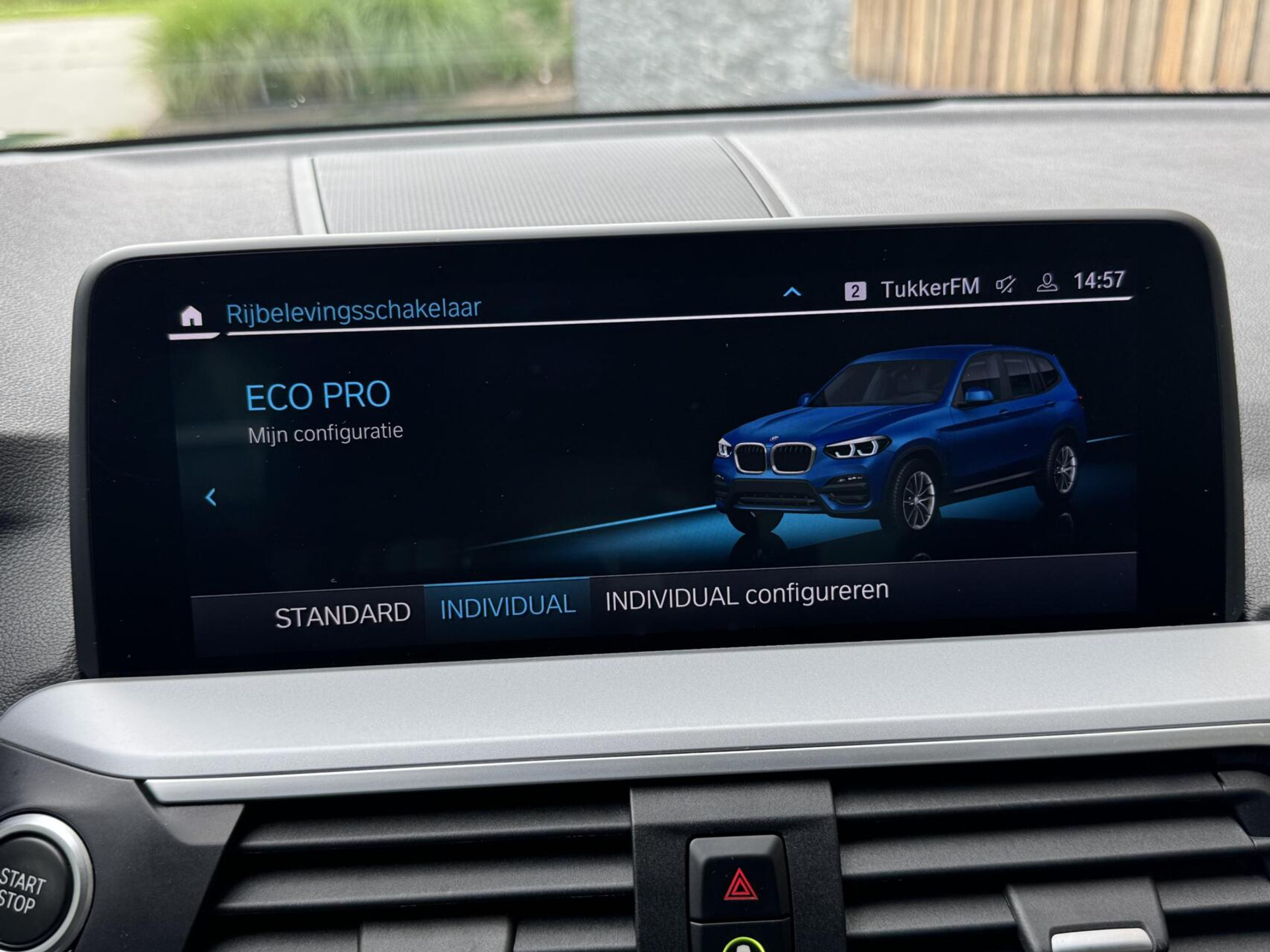 BMW X3 xDrive30e Automaat | Stoelverwarming | Leer | 20 inch lichtmetalen velgen | LED verlichting | Apple CarPlay | Cruise control | Climate control | Metallic lak | Parkeersensoren voor en achter 46635833-31.jpg | Timcars.nl