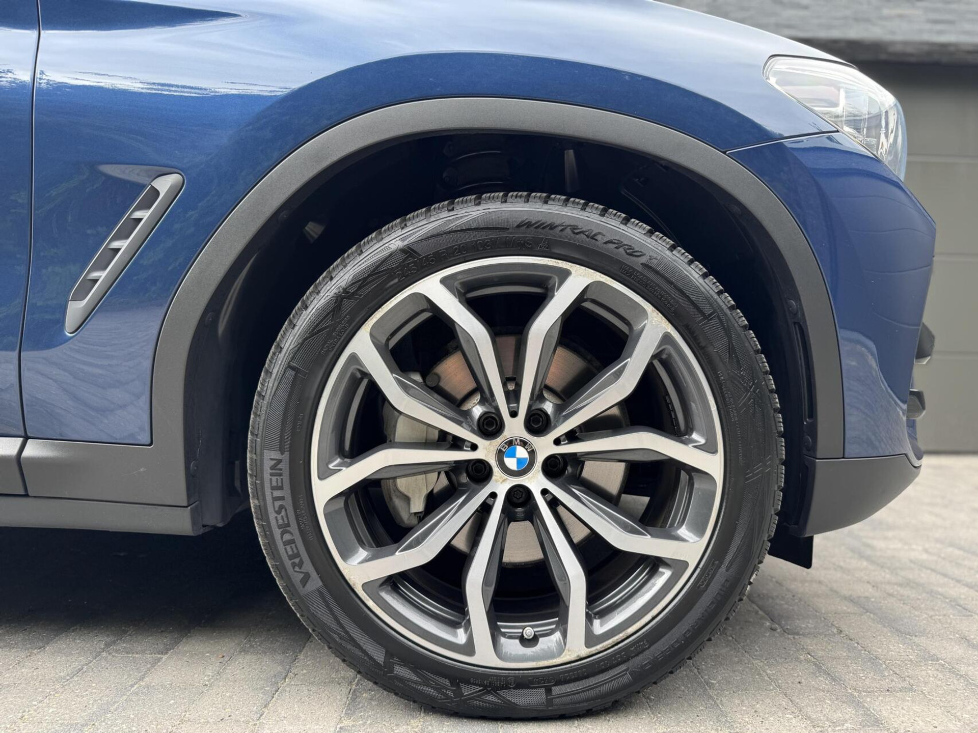 BMW X3 xDrive30e Automaat | Stoelverwarming | Leer | 20 inch lichtmetalen velgen | LED verlichting | Apple CarPlay | Cruise control | Climate control | Metallic lak | Parkeersensoren voor en achter 46635833-43.jpg | Timcars.nl