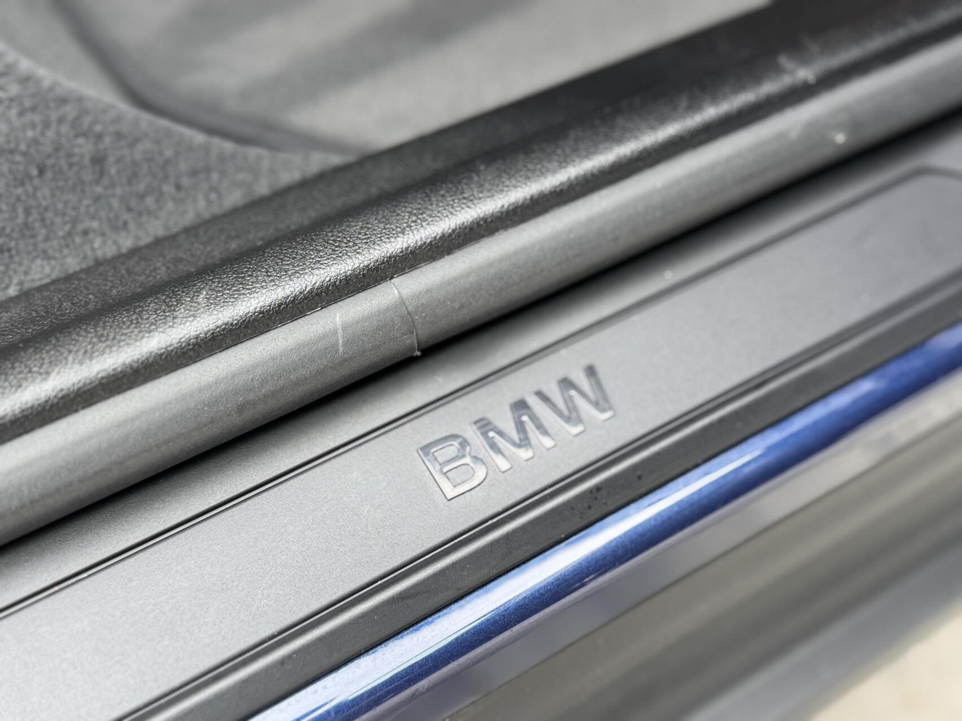 BMW X3 xDrive30e Automaat | Stoelverwarming | Leer | 20 inch lichtmetalen velgen | LED verlichting | Apple CarPlay | Cruise control | Climate control | Metallic lak | Parkeersensoren voor en achter 46635833-57.jpg | Timcars.nl