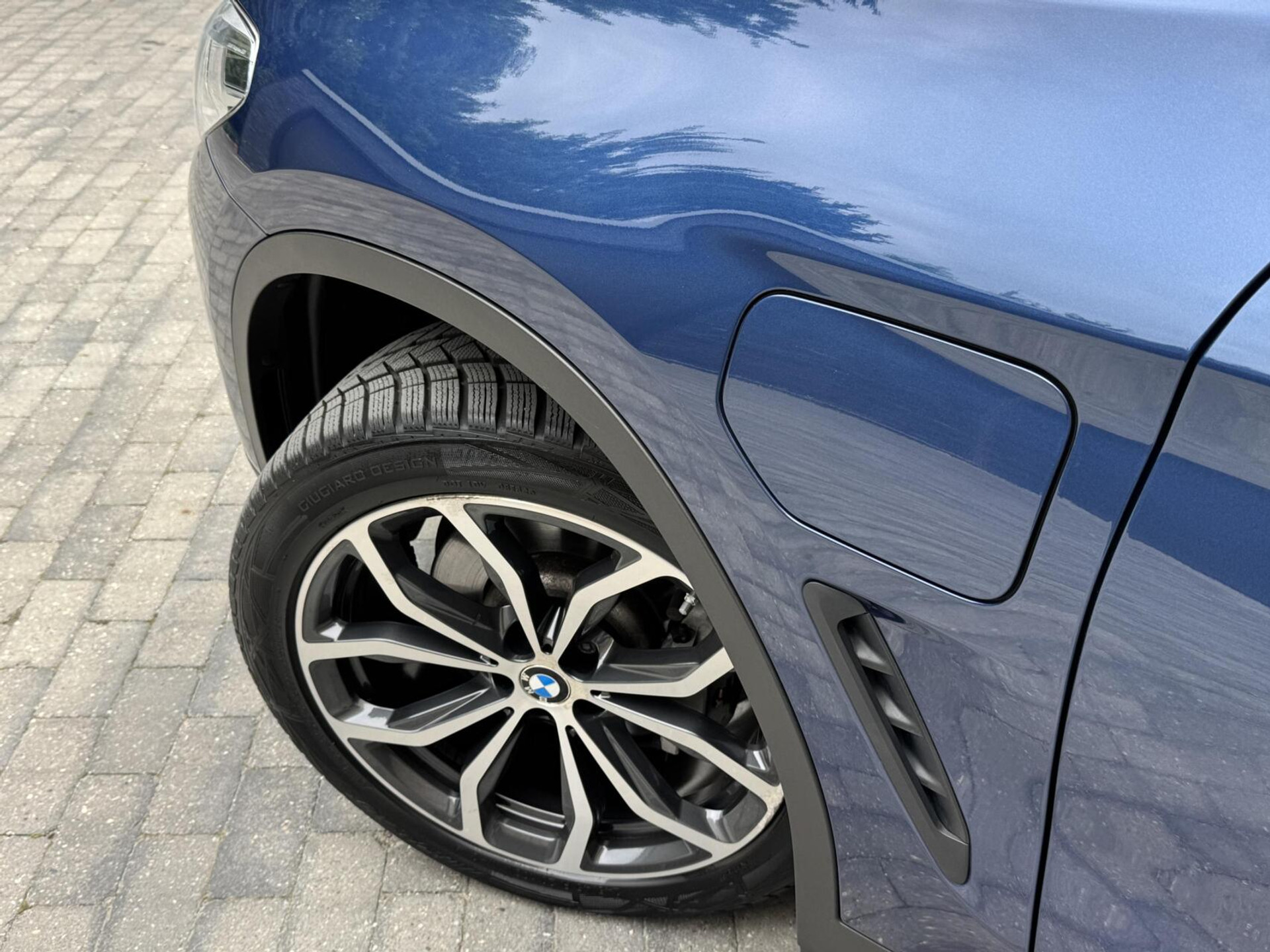 BMW X3 xDrive30e Automaat | Stoelverwarming | Leer | 20 inch lichtmetalen velgen | LED verlichting | Apple CarPlay | Cruise control | Climate control | Metallic lak | Parkeersensoren voor en achter 46635833-63.jpg | Timcars.nl