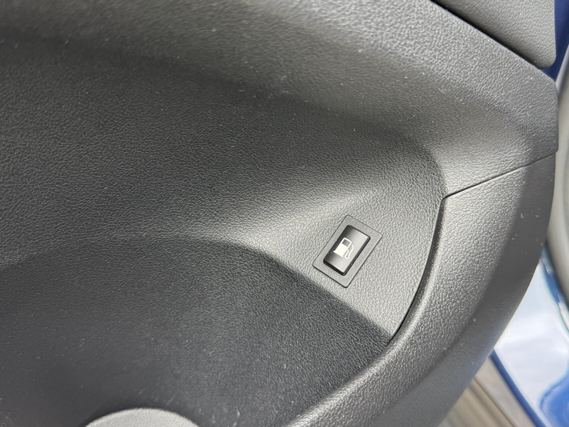 BMW X3 xDrive30e Automaat | Stoelverwarming | Leer | 20 inch lichtmetalen velgen | LED verlichting | Apple CarPlay | Cruise control | Climate control | Metallic lak | Parkeersensoren voor en achter 46635833-9.jpg | Timcars.nl