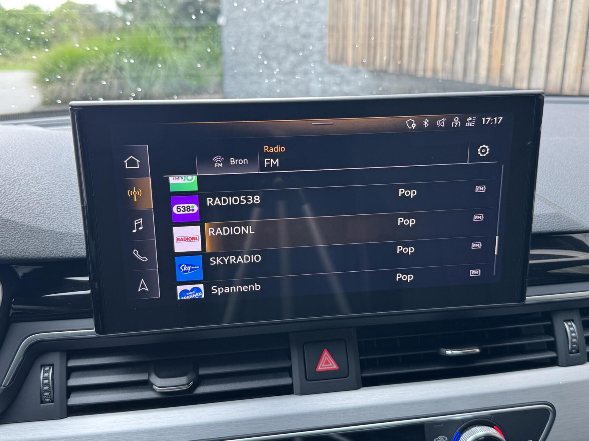 Audi A4 Avant 35 TFSI S-line Automaat | Panoramadak | Adaptieve cruise control | Grootlicht assistentie| Afgevlakt stuurwiel | Climate control | Getint glas | Zwart optiek | Parkeersensoren voor en achter 46807386-13.jpg | Timcars.nl