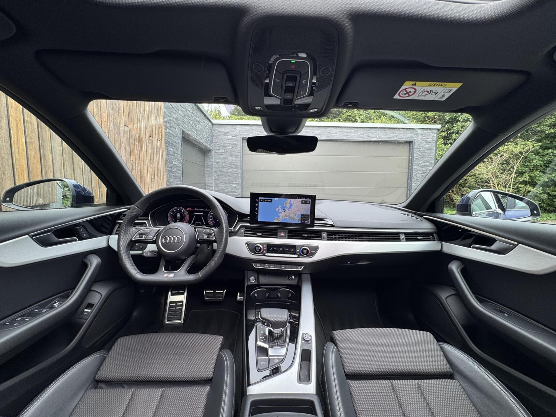 Audi A4 Avant 35 TFSI S-line Automaat | Panoramadak | Adaptieve cruise control | Grootlicht assistentie| Afgevlakt stuurwiel | Climate control | Getint glas | Zwart optiek | Parkeersensoren voor en achter 46807386-2.jpg | Timcars.nl