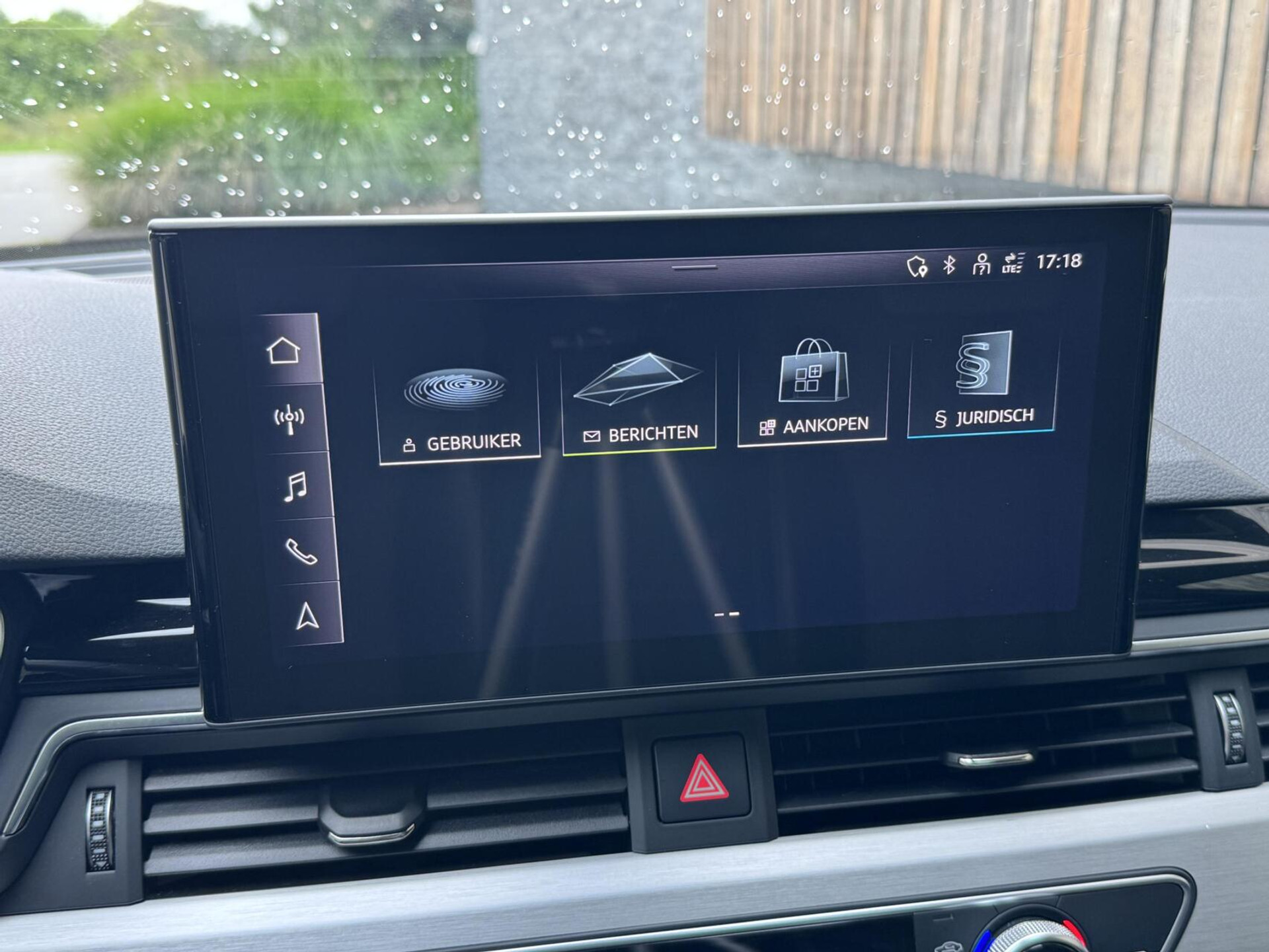 Audi A4 Avant 35 TFSI S-line Automaat | Panoramadak | Adaptieve cruise control | Grootlicht assistentie| Afgevlakt stuurwiel | Climate control | Getint glas | Zwart optiek | Parkeersensoren voor en achter 46807386-26.jpg | Timcars.nl